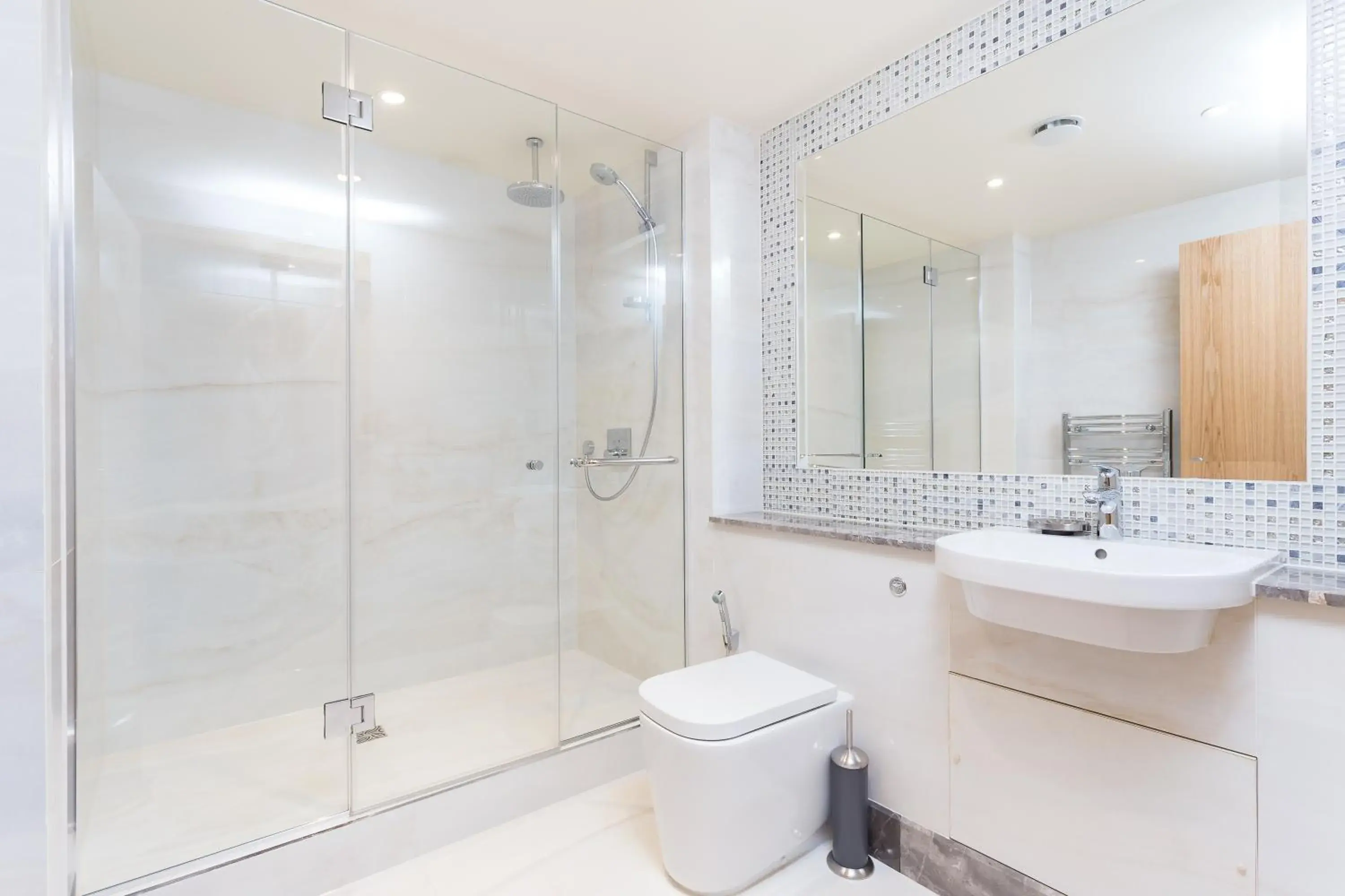 Shower in Sanctum Belsize Road Shower in Sanctum Belsize Road