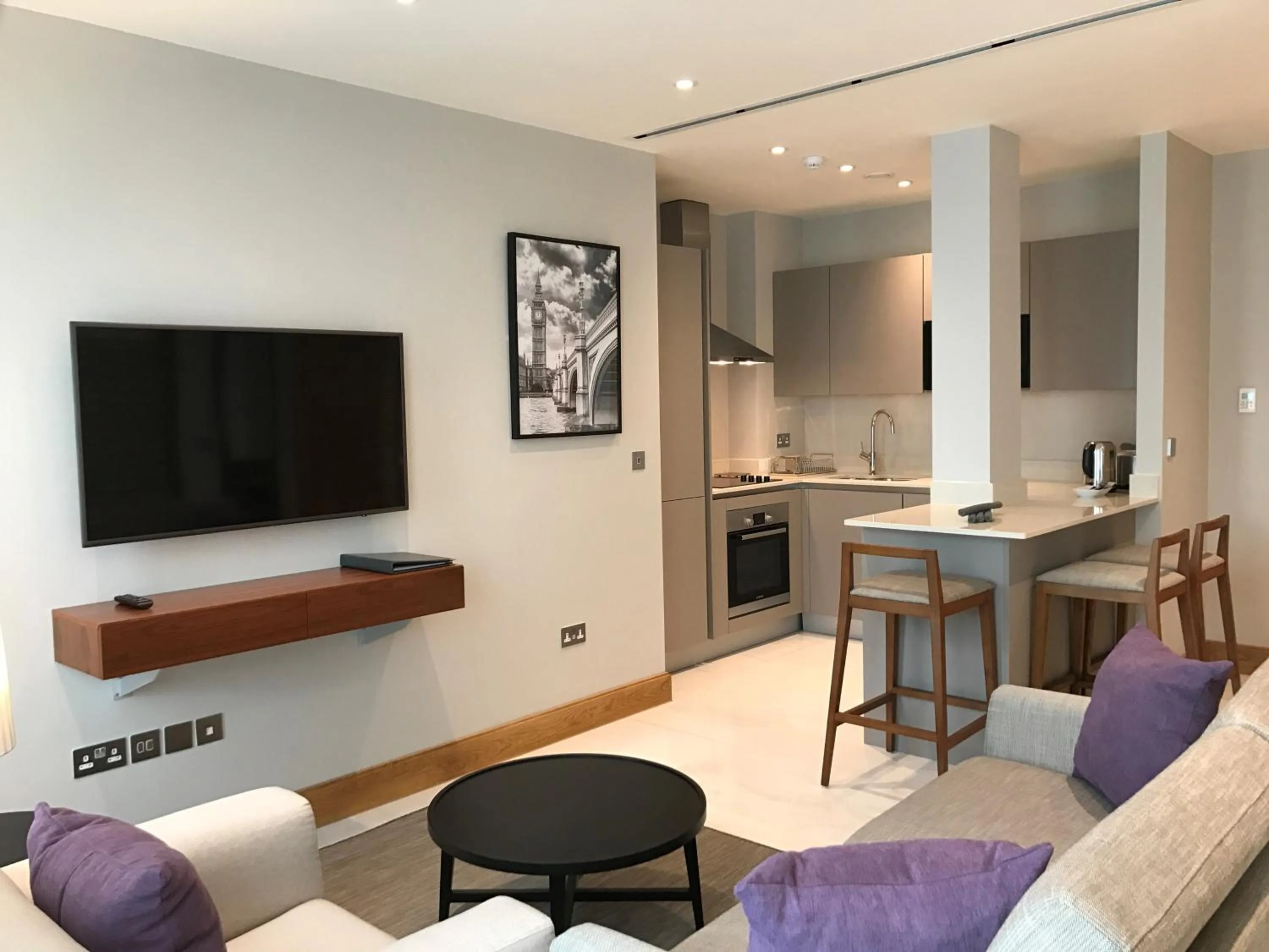 TV and multimedia in Sanctum Belsize Road