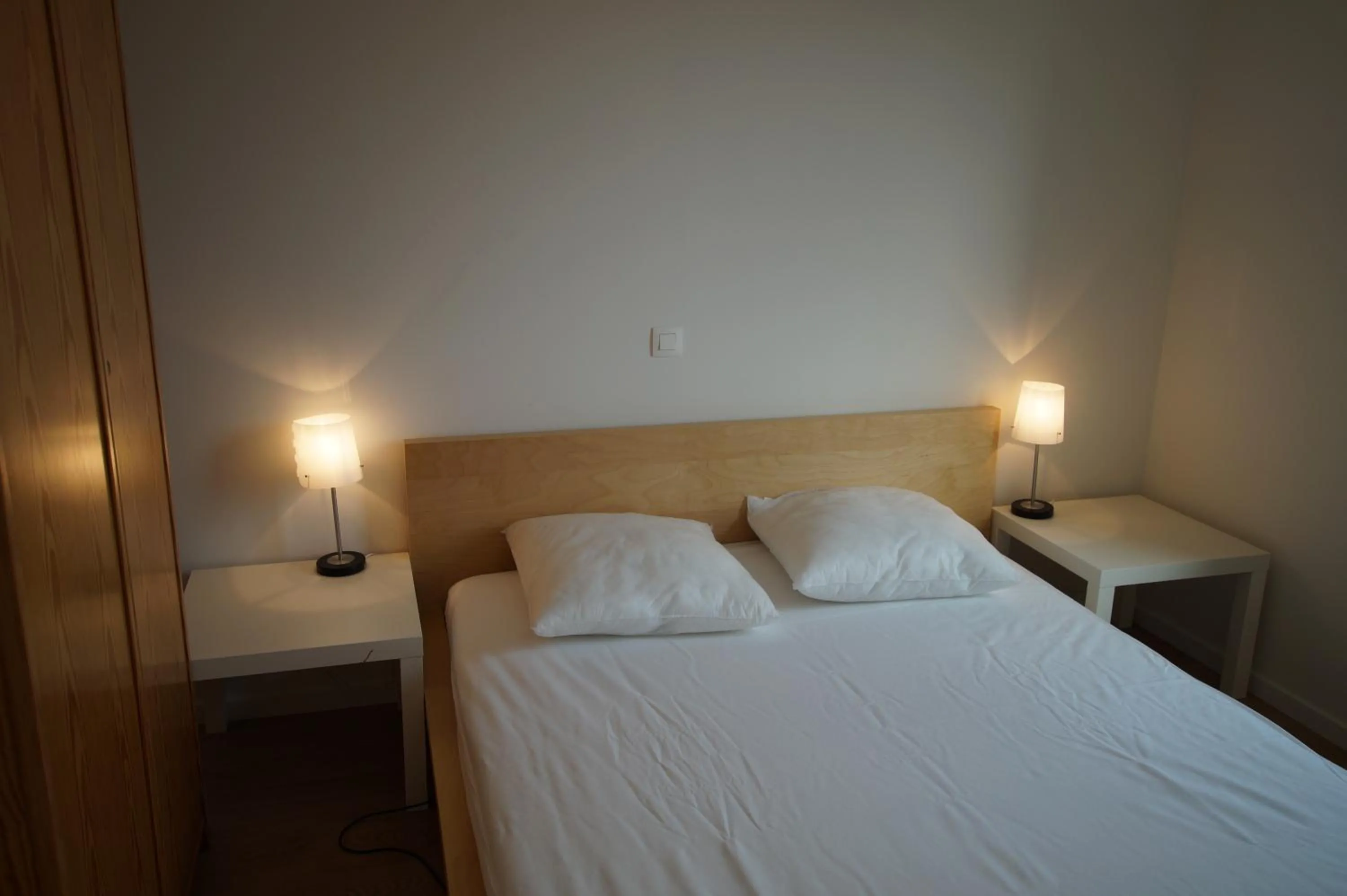 Bedroom, Bed in White Princess