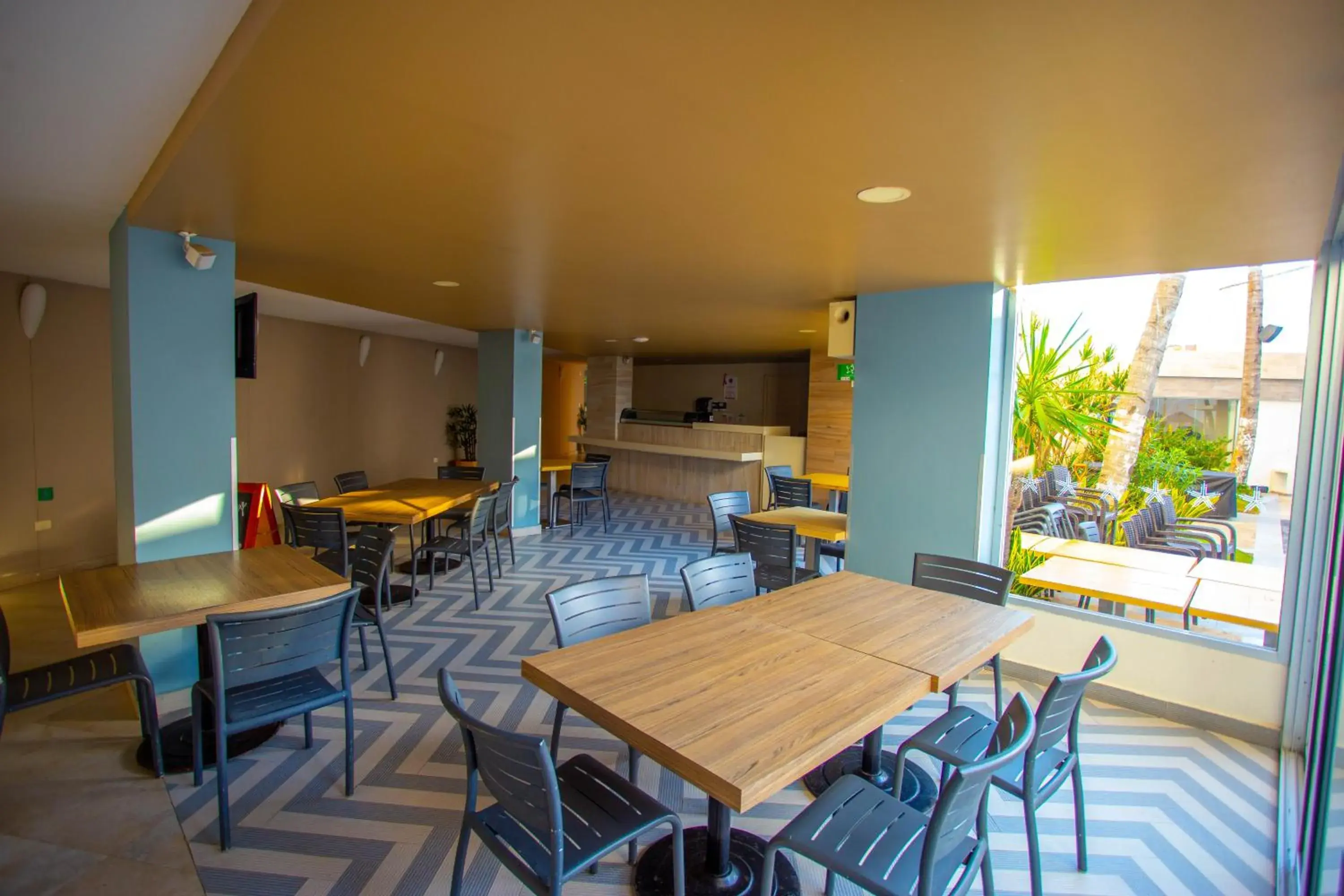 Restaurant/places to eat in Star Palace Beach Hotel Restaurant/places to eat in Star Palace Beach Hotel