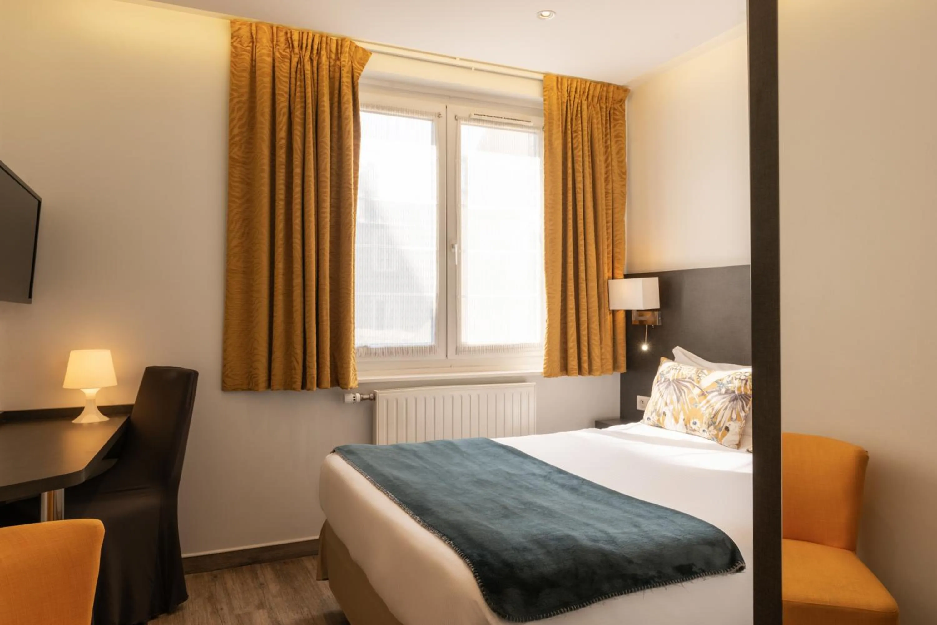 Bed in Hôtel de la Plage