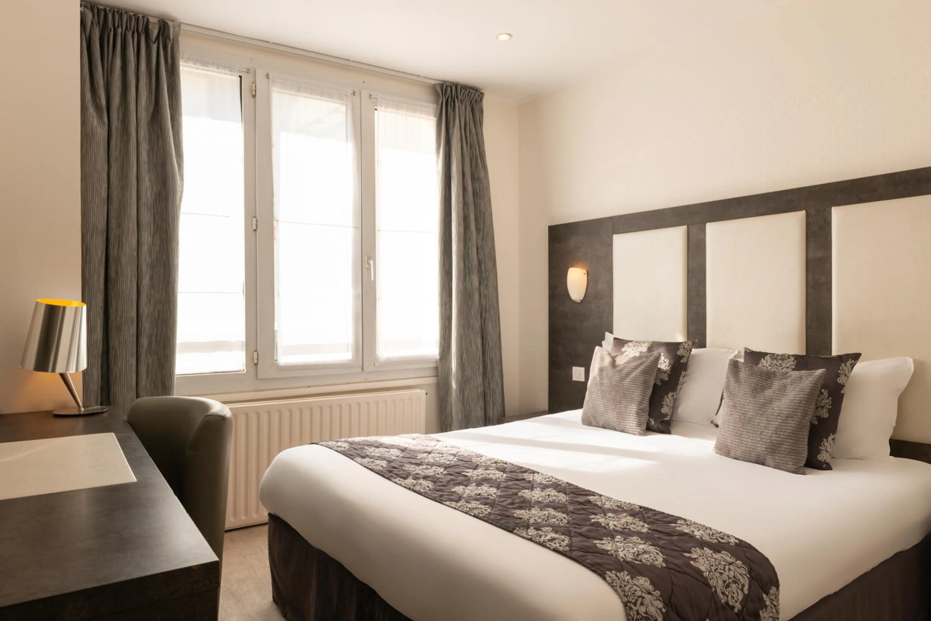 Bed in Hôtel de la Plage