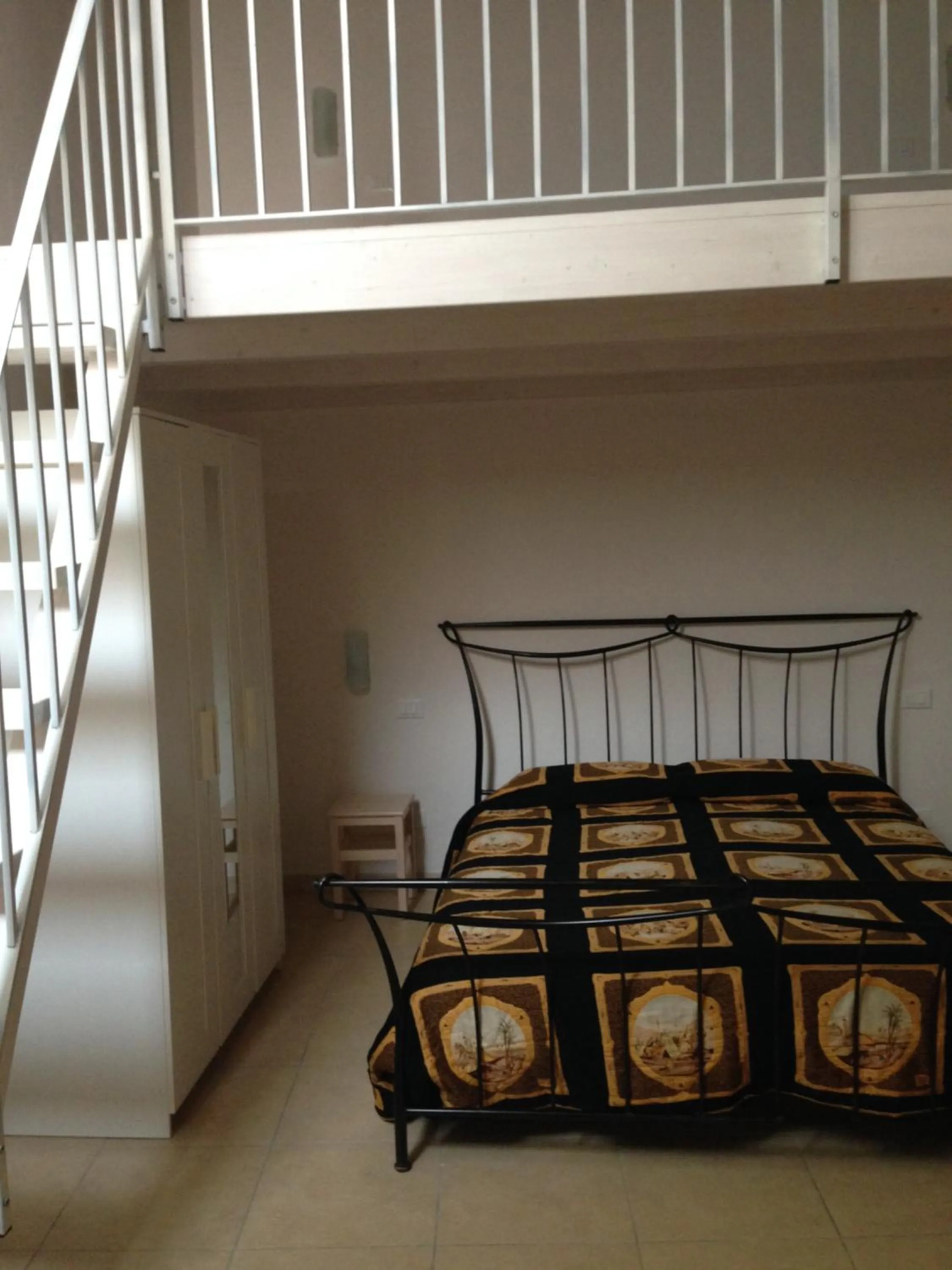 Bedroom, Bed in Pietra Bianca