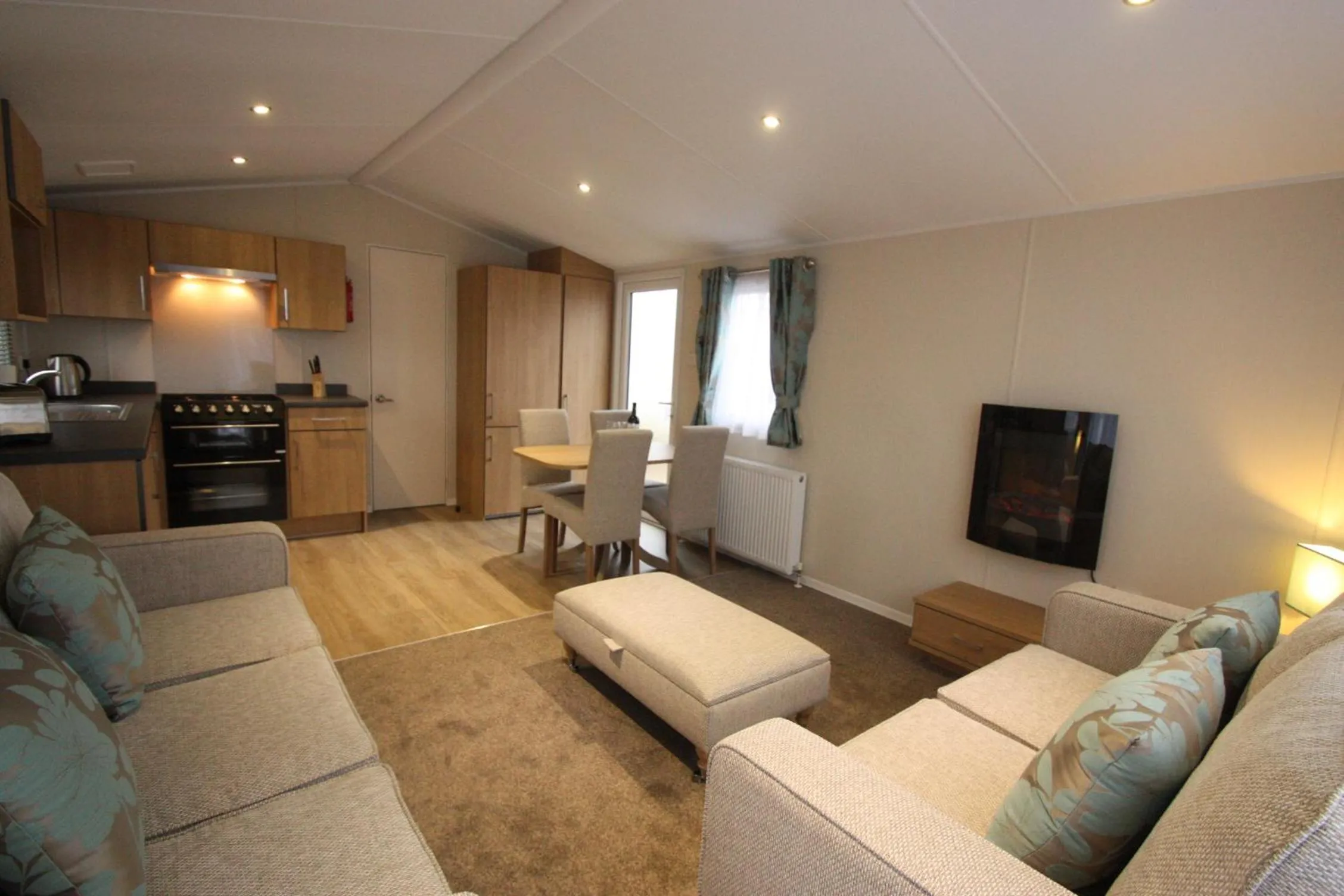 Dining area in The Trotting Mare Holiday Lets - Adults Only