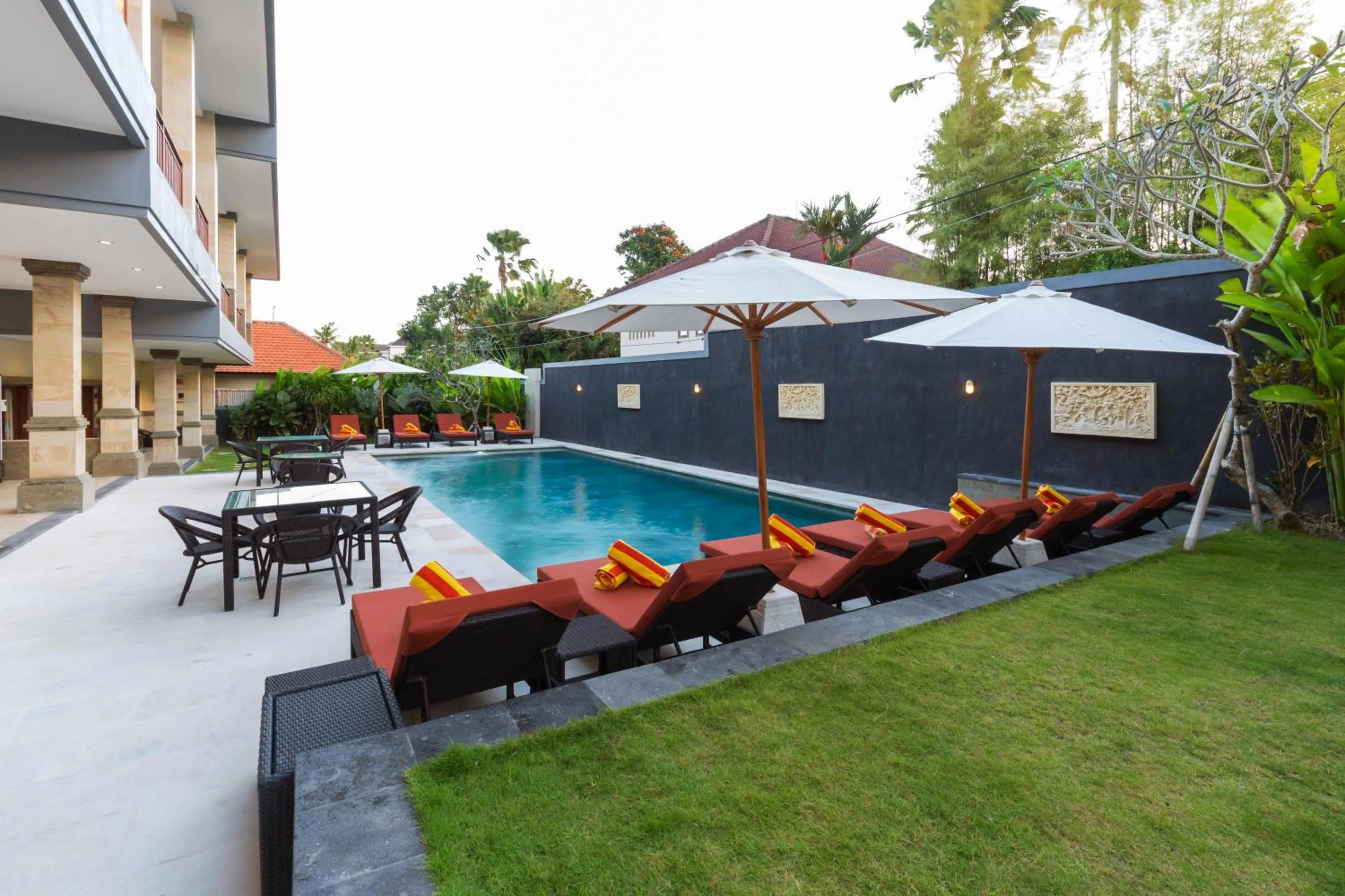 Area and facilities in Kubu Petitenget Suite Seminyak