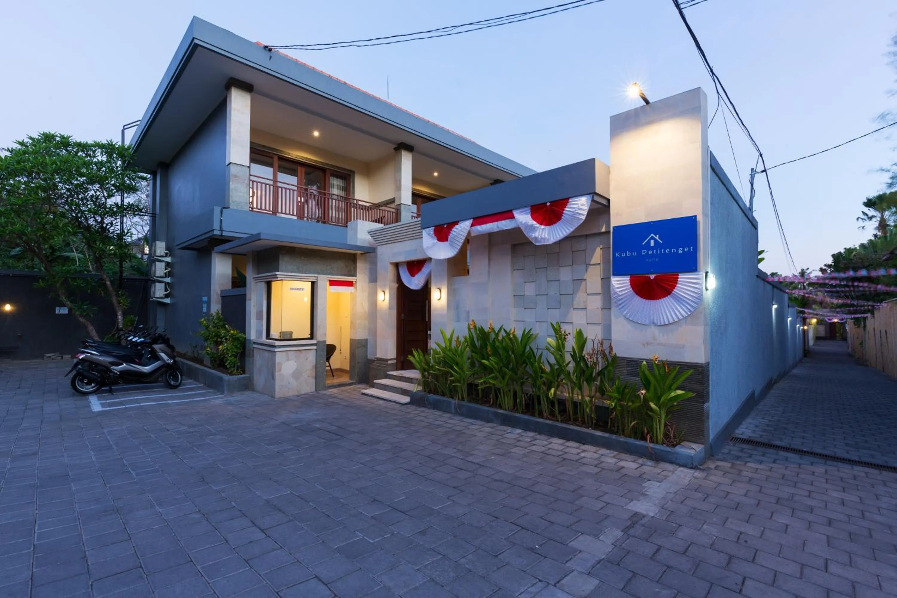 Area and facilities in Kubu Petitenget Suite Seminyak