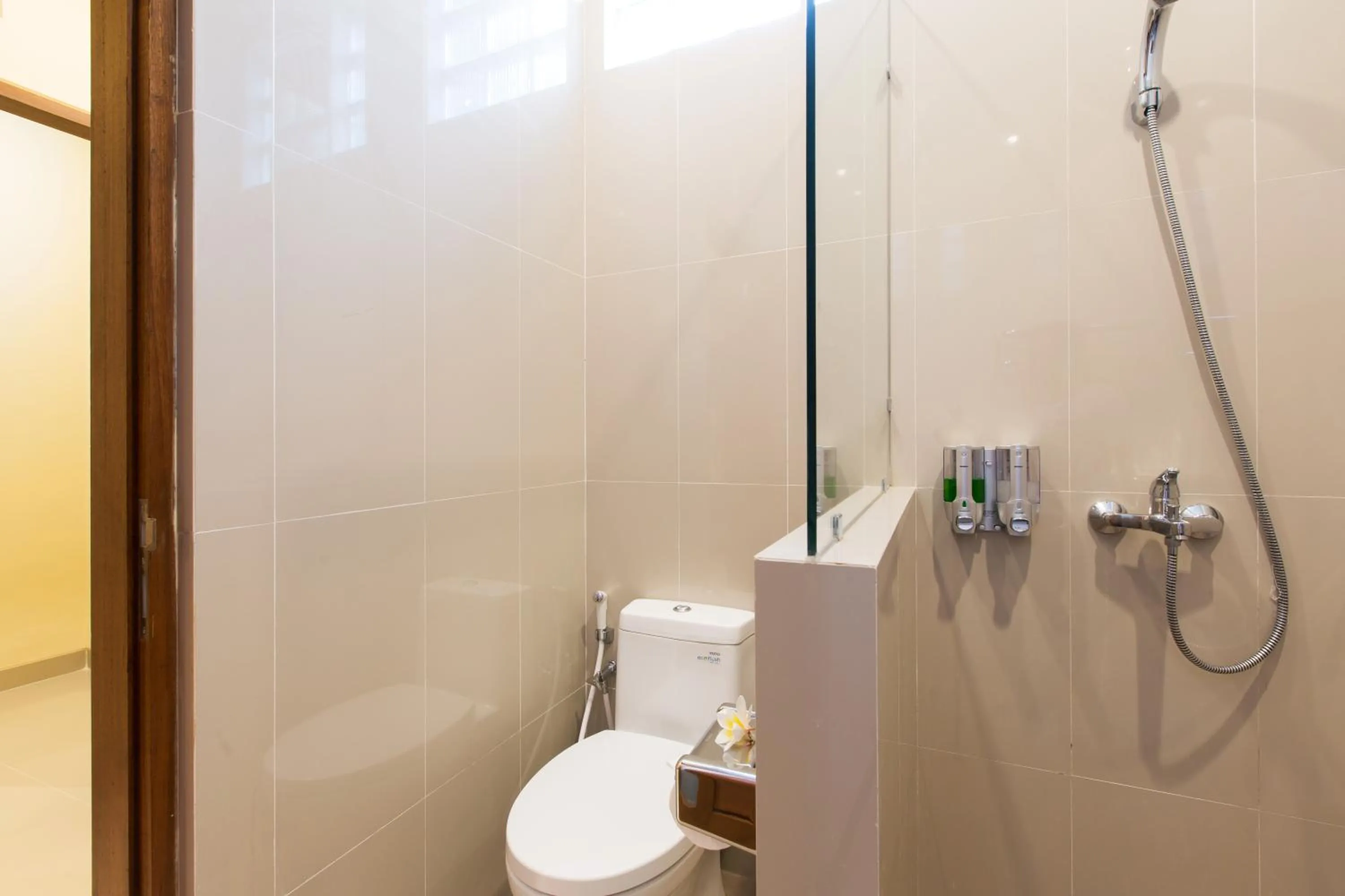 Toilet in Kubu Petitenget Suite Seminyak