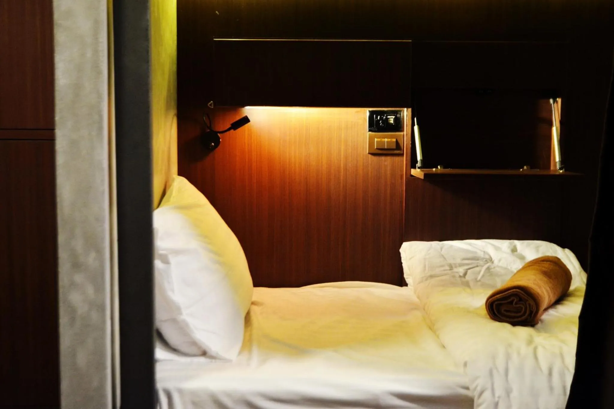 Bed in 10-Bed Mixed Dormitory Room in Aha Lanta Cozy Hostel