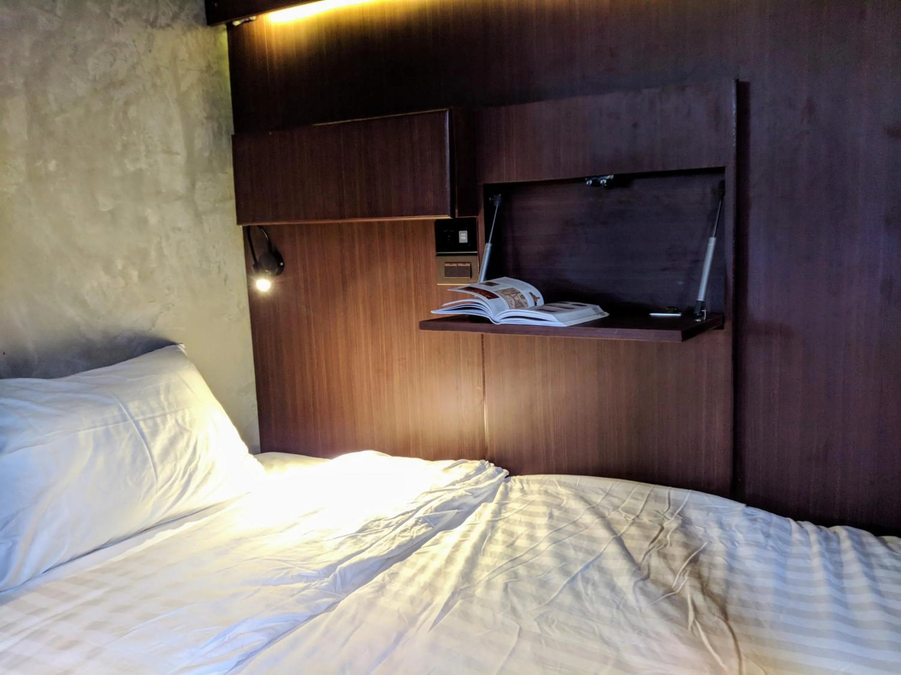 Bunk Bed in Female Dormitory Room   in Aha Lanta Cozy Hostel