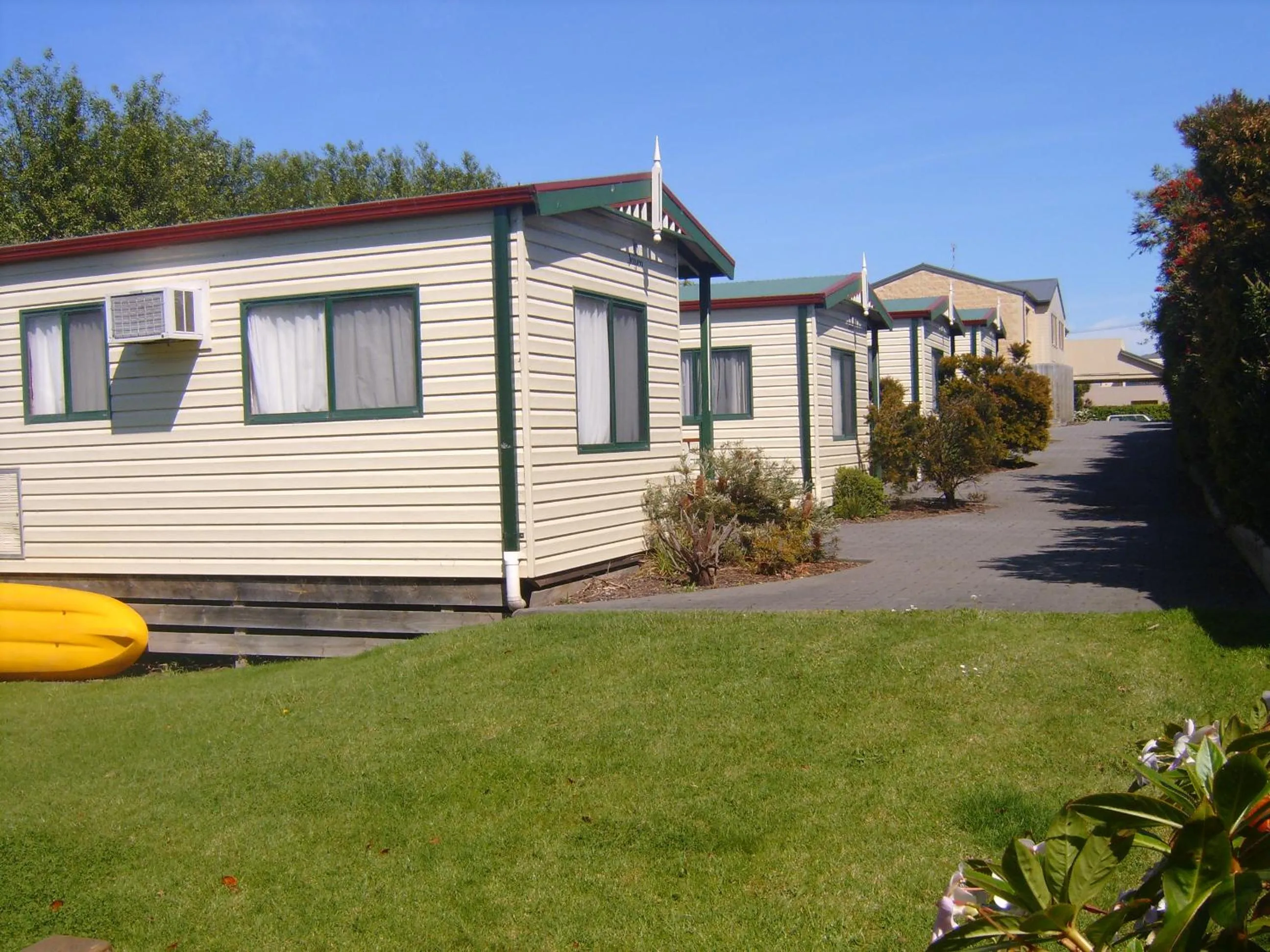 Property building in Inverloch Cabins & Apartments