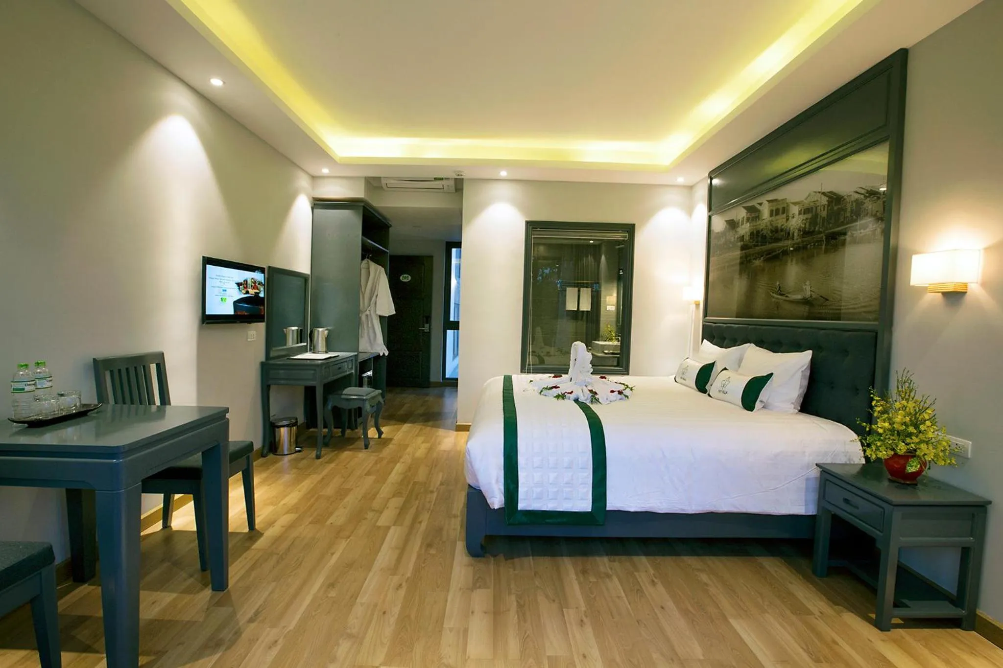 Photo of the whole room, Bed in Ivy Villa