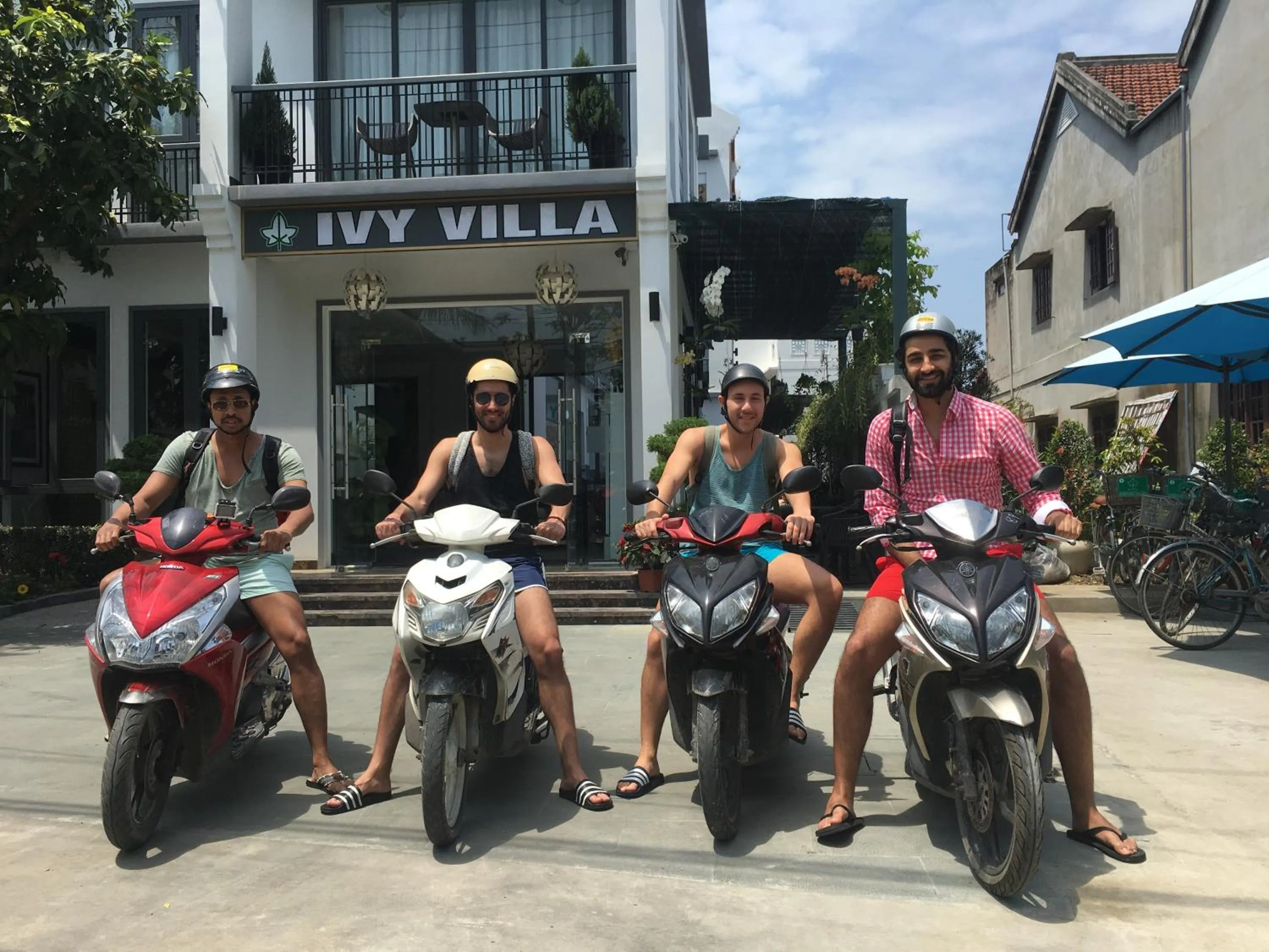 Facade/entrance in Ivy Villa