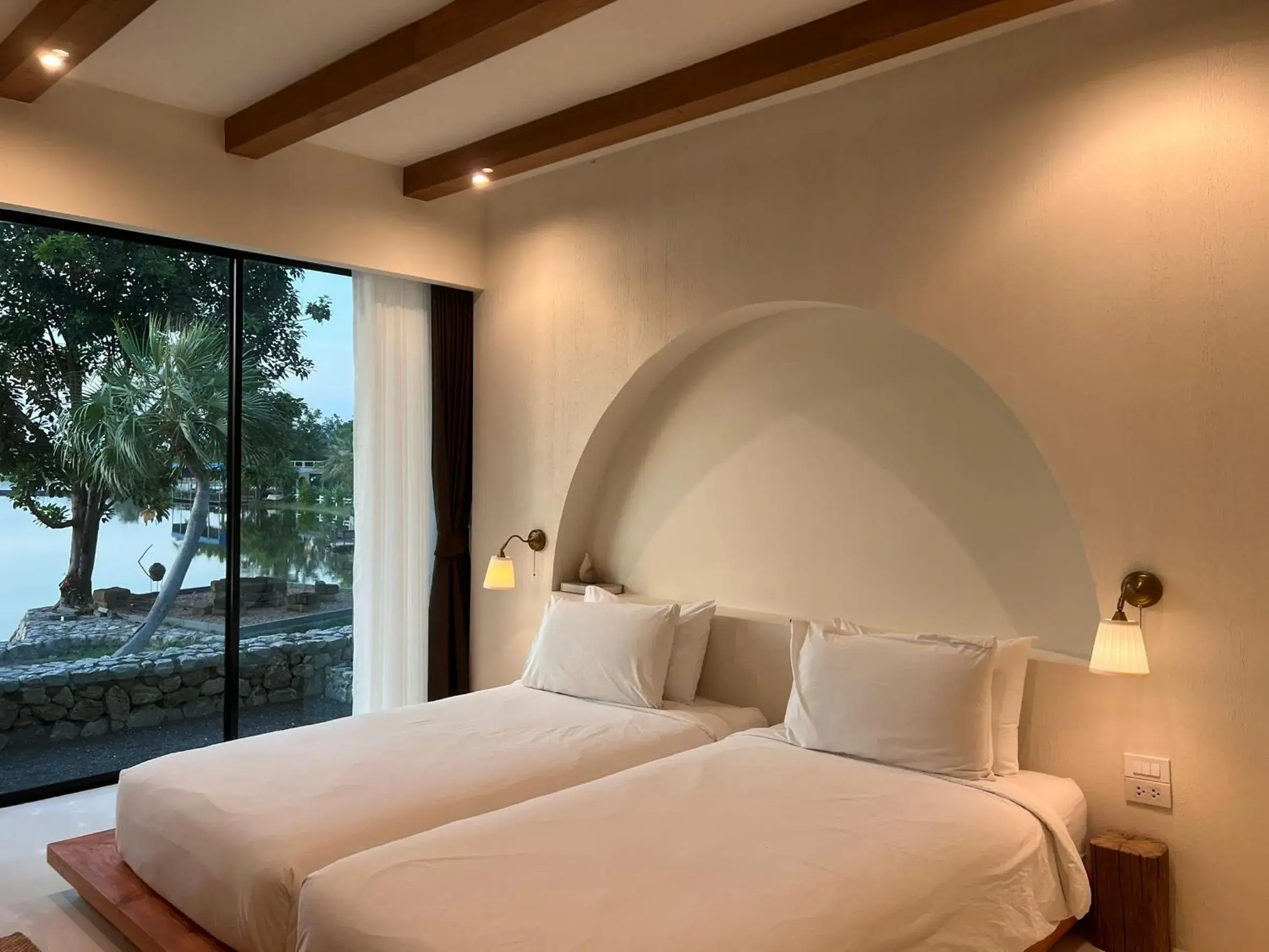 Twin Room with Lake View in Inlaya Ratchaburi Twin Room with Lake View in Inlaya Ratchaburi