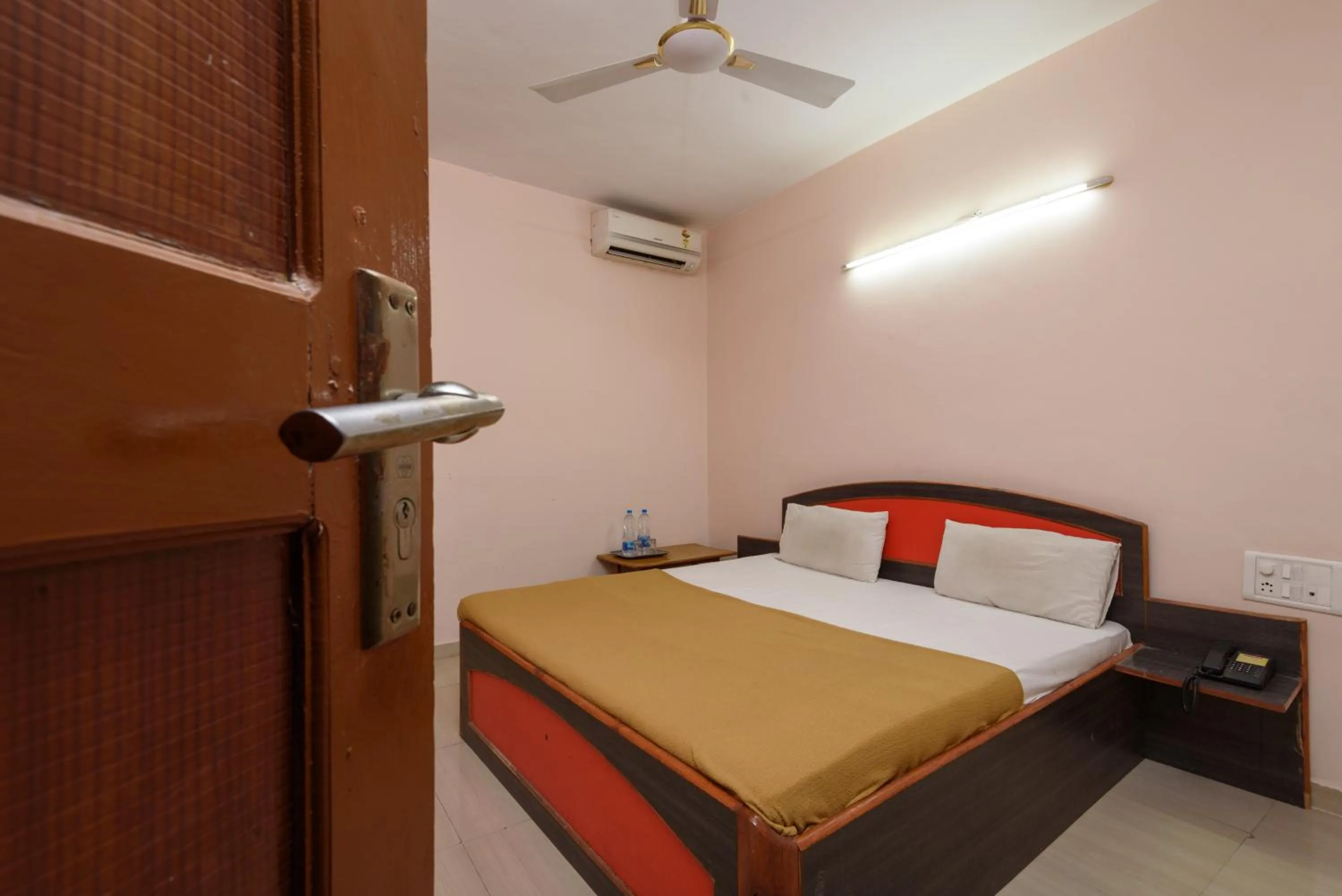 Bedroom, Bed in Hotel Sai Shraddha