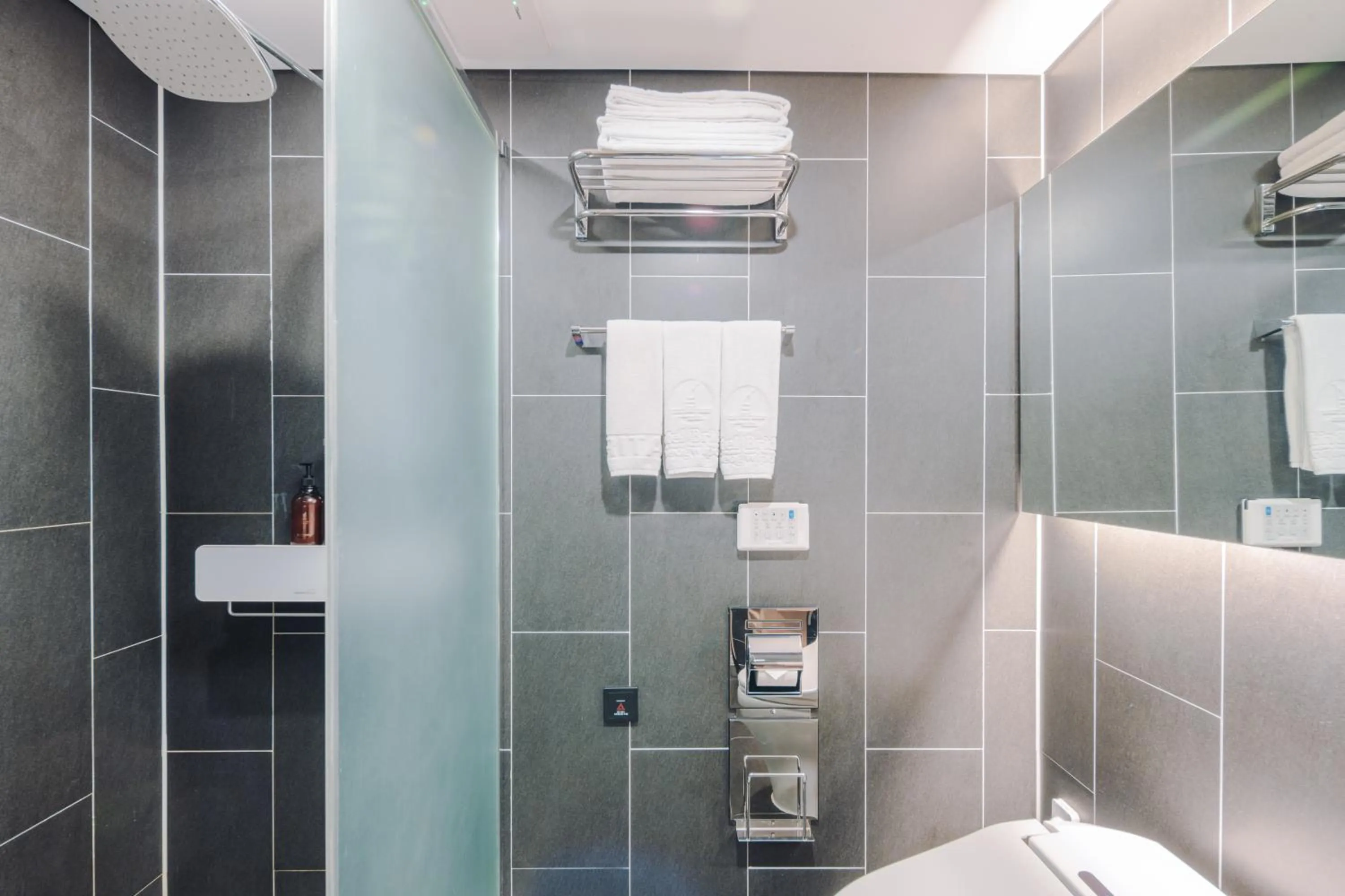 Hotel bridge Seogwipo