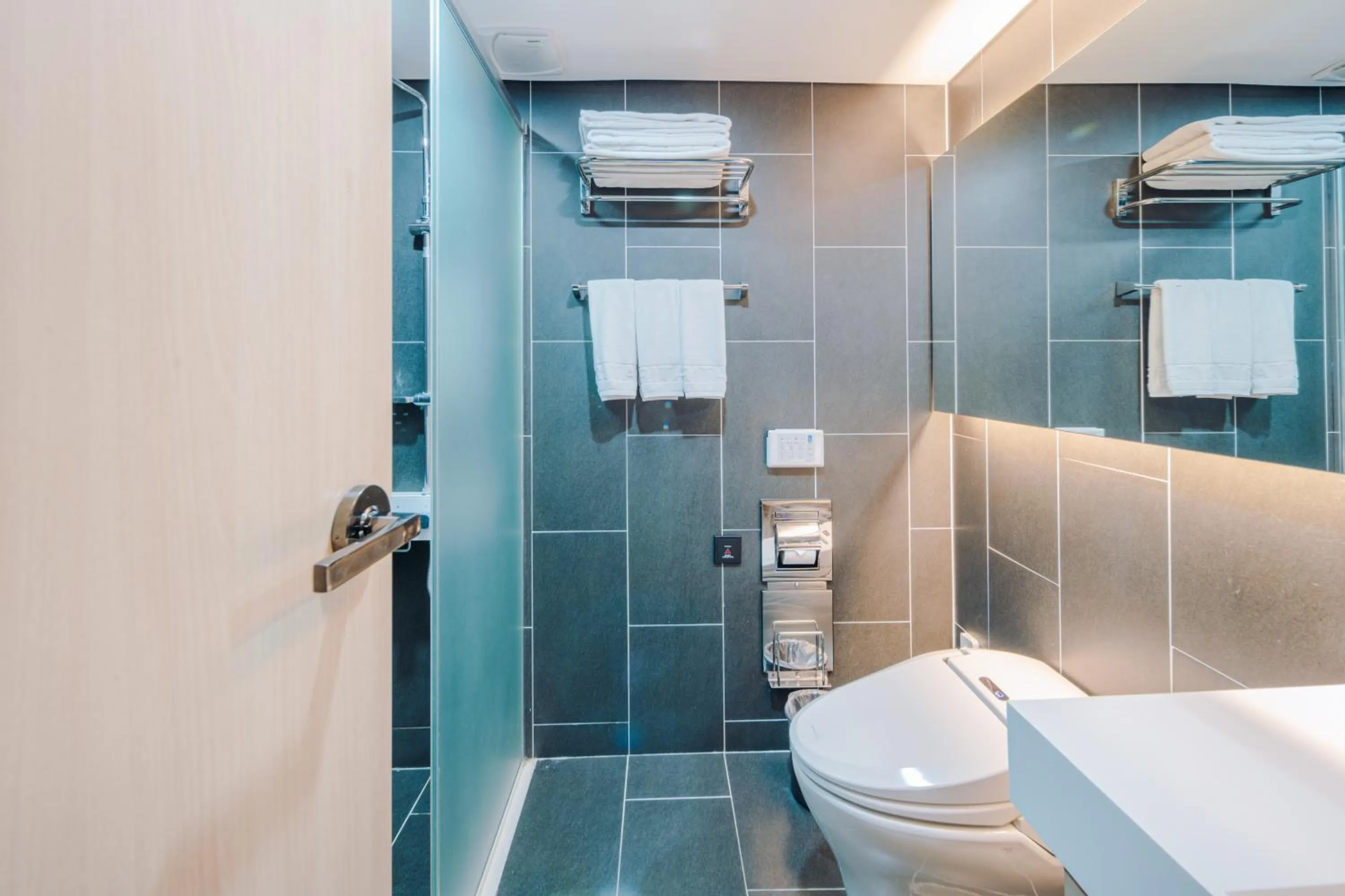 Hotel bridge Seogwipo