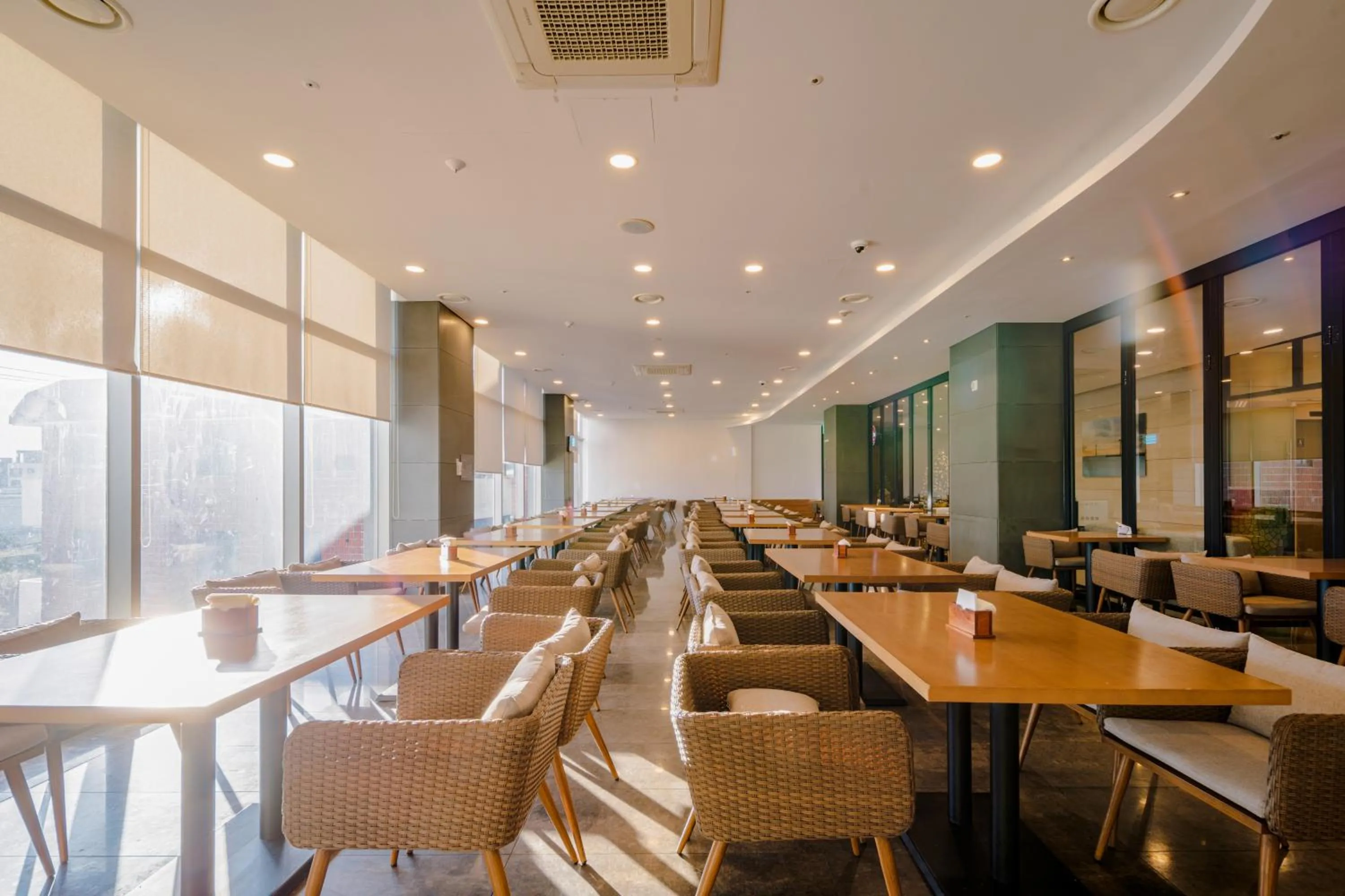 Restaurant/places to eat in Hotel bridge Seogwipo