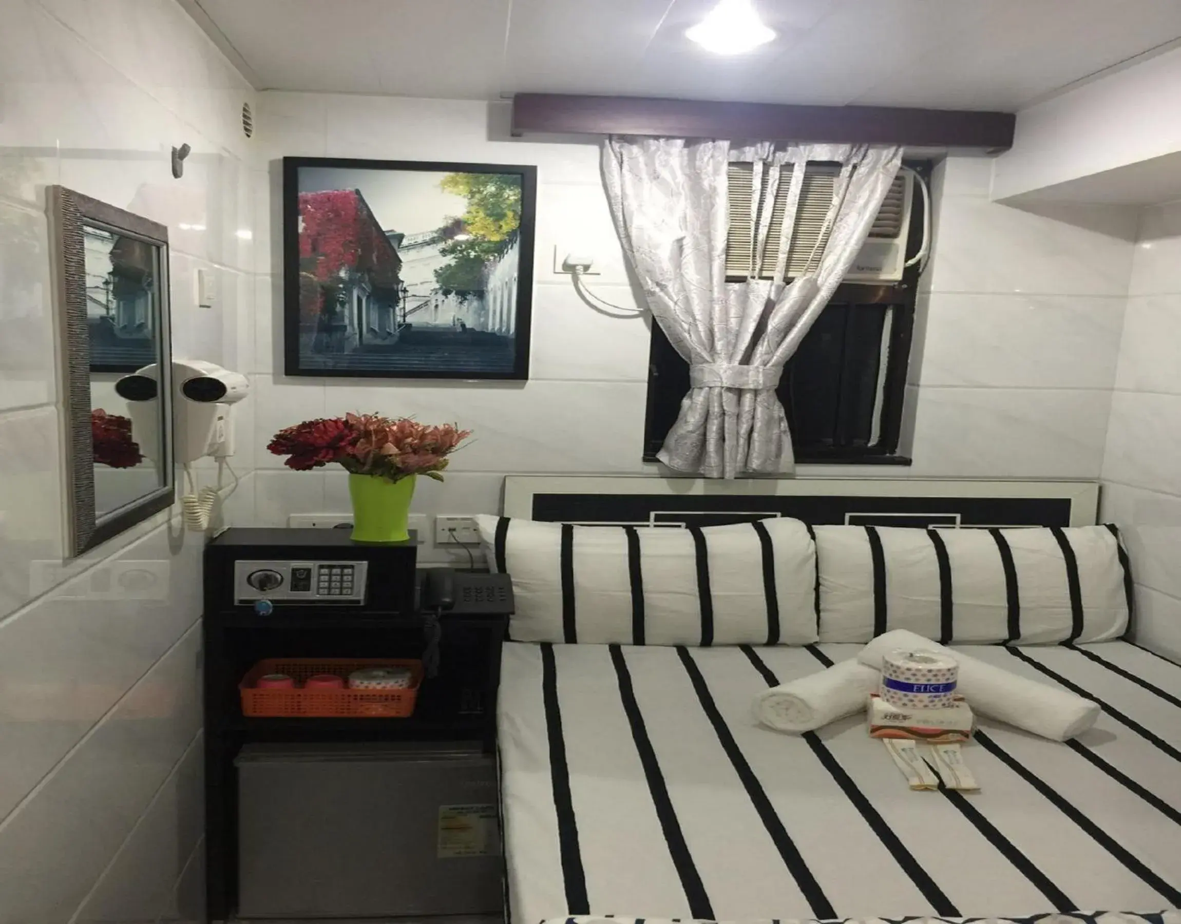 Decorative detail, Bed in Skystar Hostel Decorative detail, Bed in Skystar Hostel