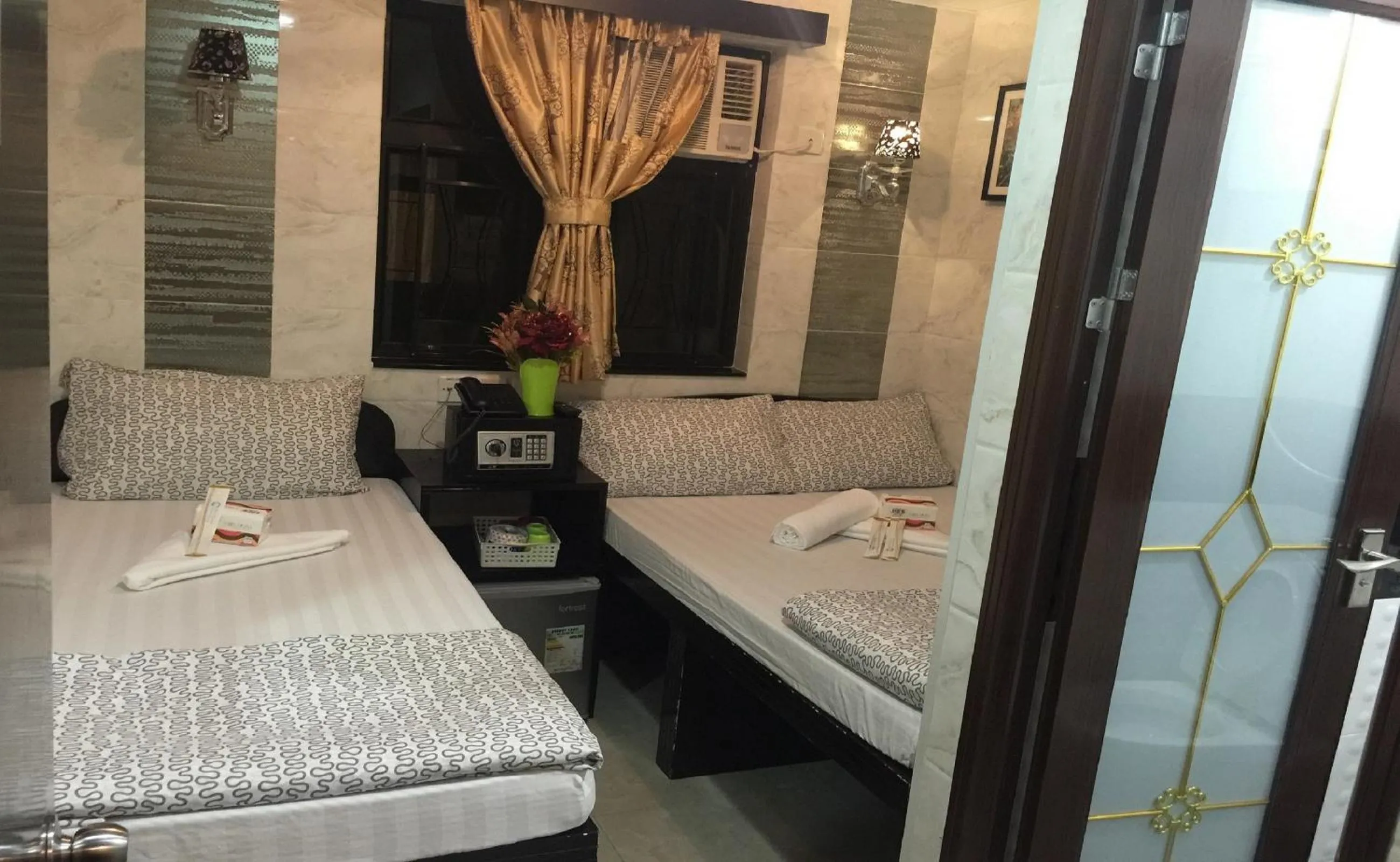 Decorative detail, Bed in Skystar Hostel