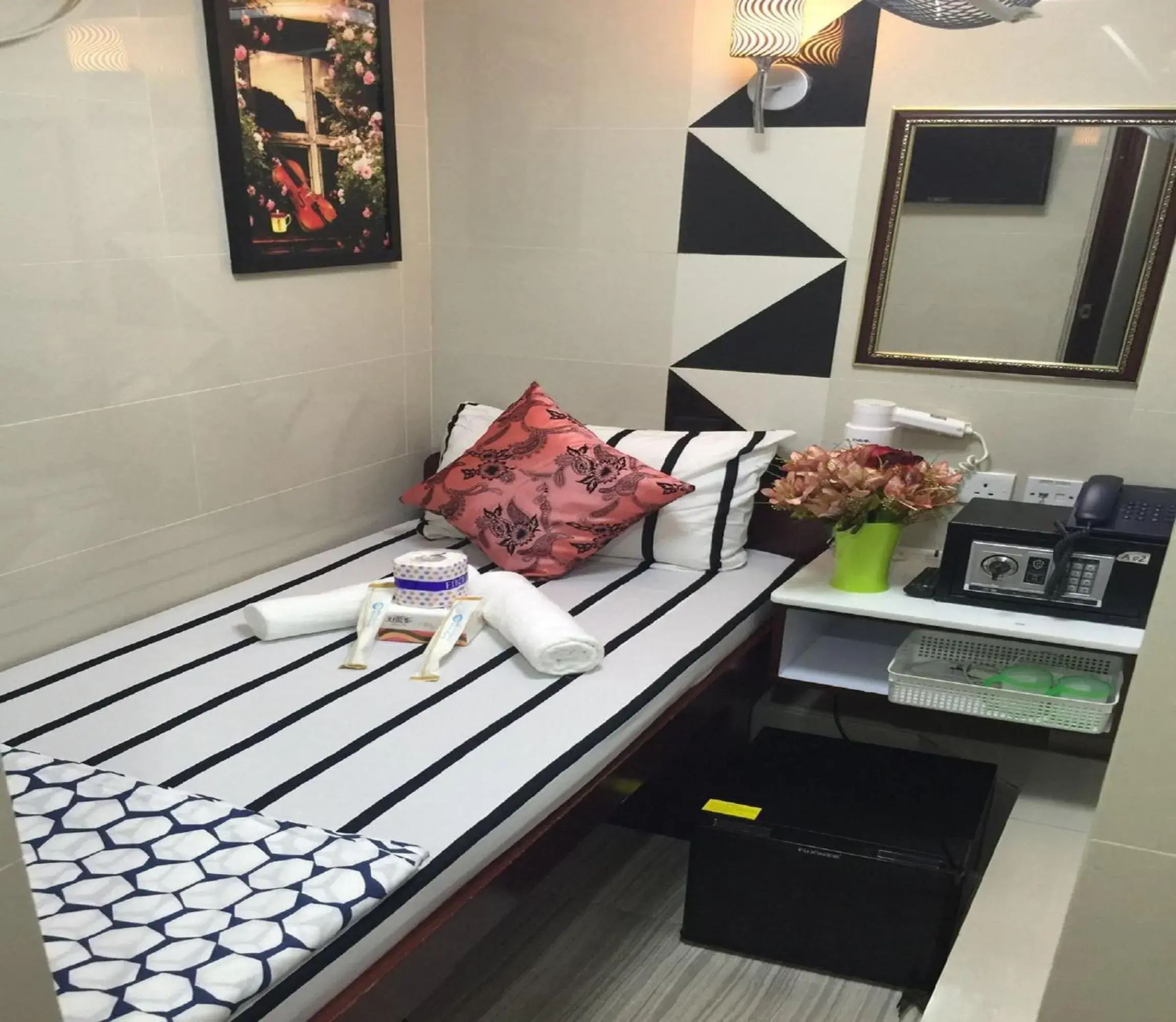 Decorative detail, Bed in Skystar Hostel Decorative detail, Bed in Skystar Hostel