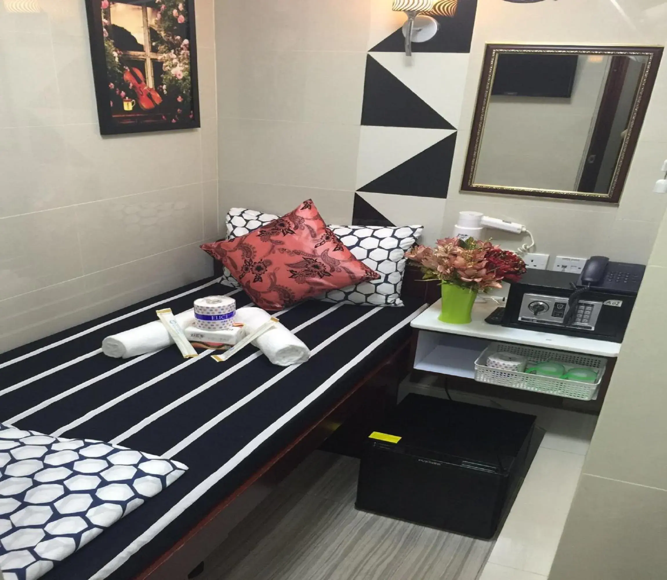 Decorative detail, Bed in Skystar Hostel Decorative detail, Bed in Skystar Hostel