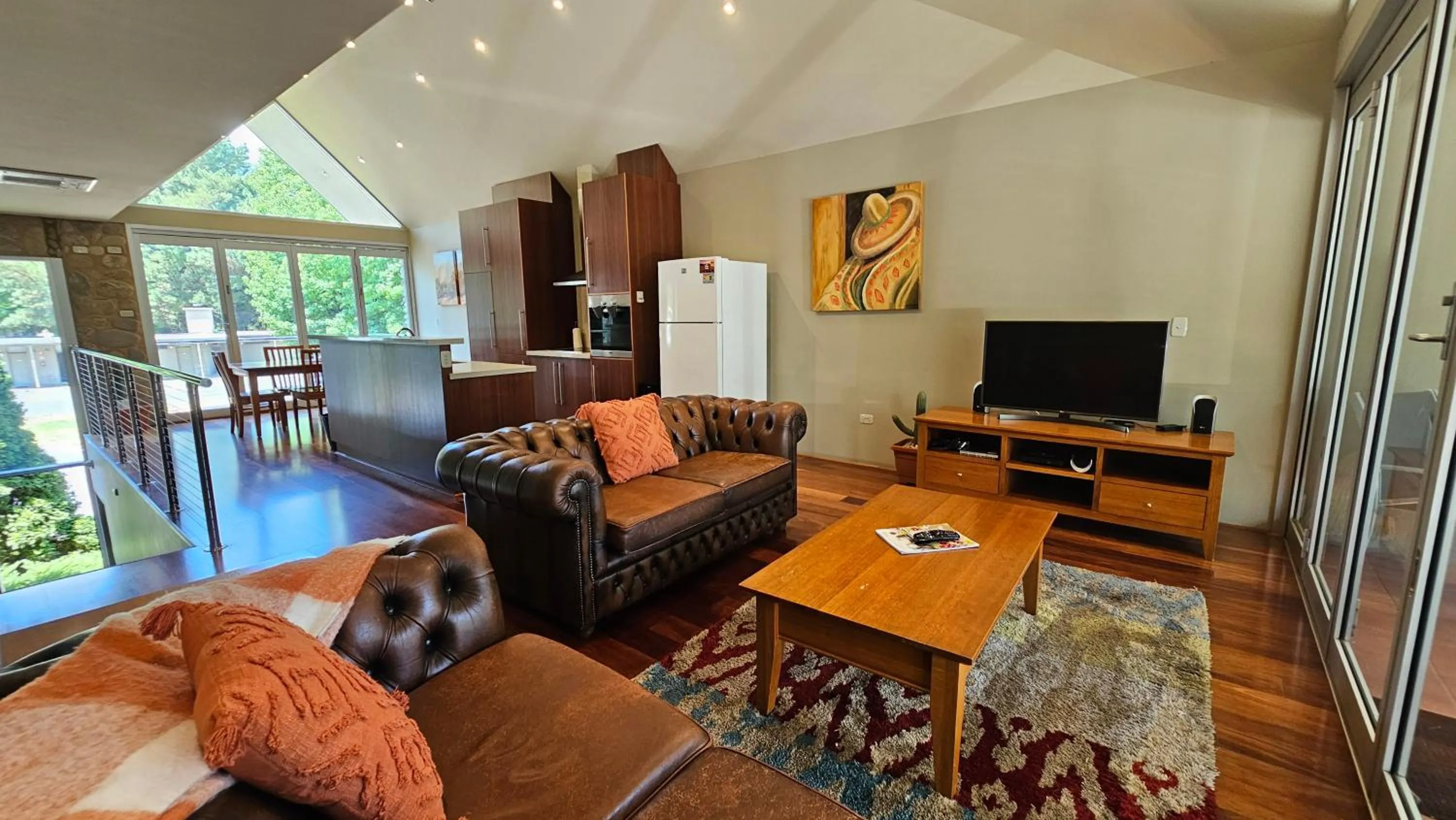 Centenary Peaks Riverview Townhouses Bright