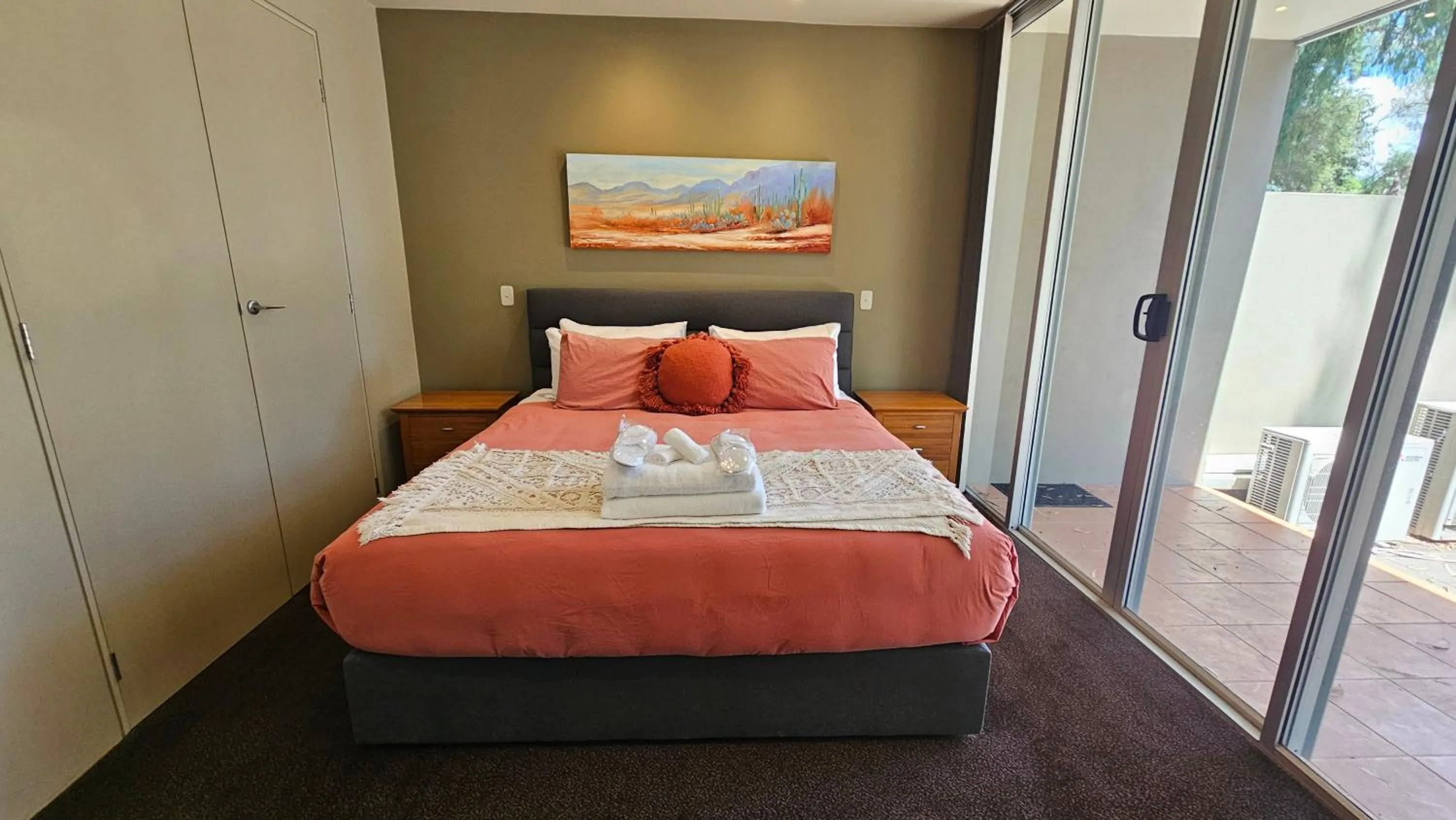 Centenary Peaks Riverview Townhouses Bright