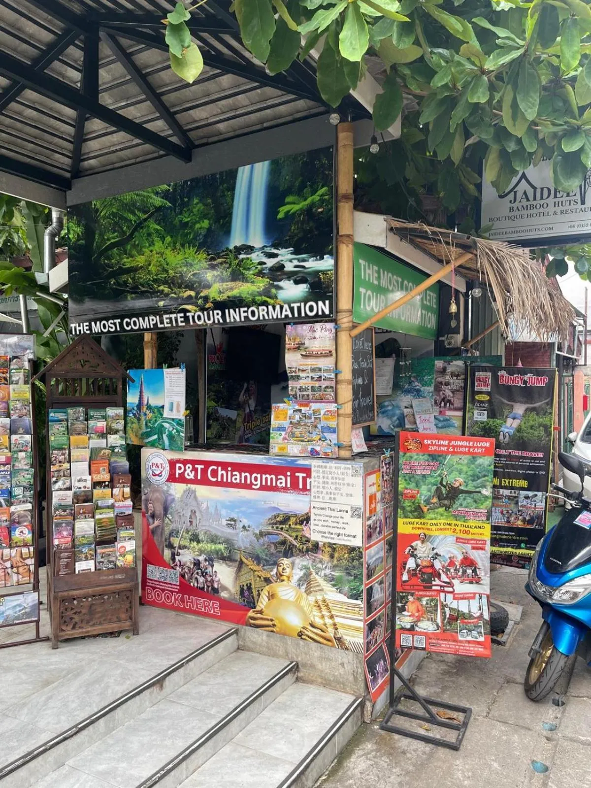 On-site shops in Boutique Hotel & Restaurant, Jaidee Bamboo Huts