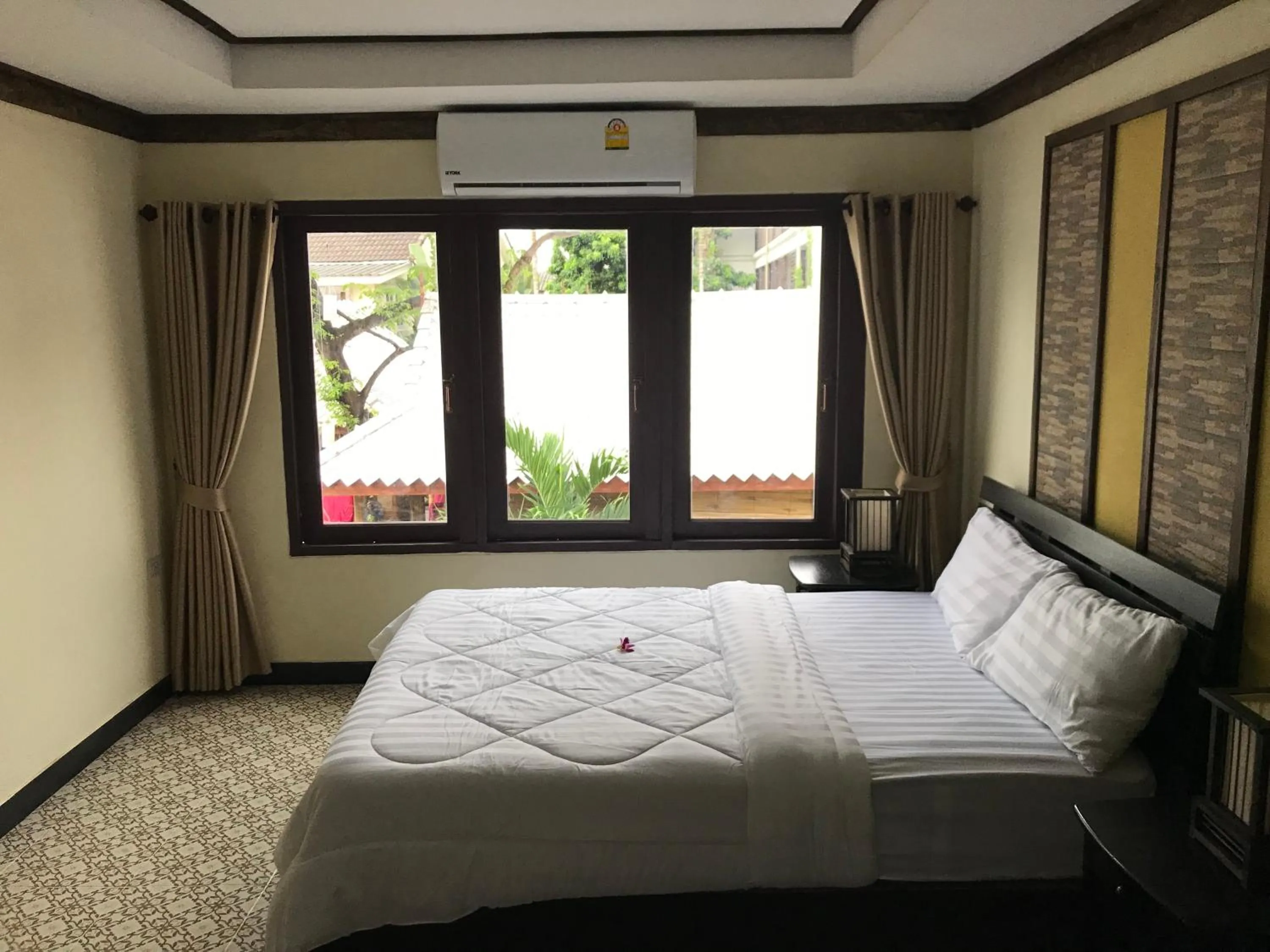 Bed in Boutique Hotel & Restaurant, Jaidee Bamboo Huts