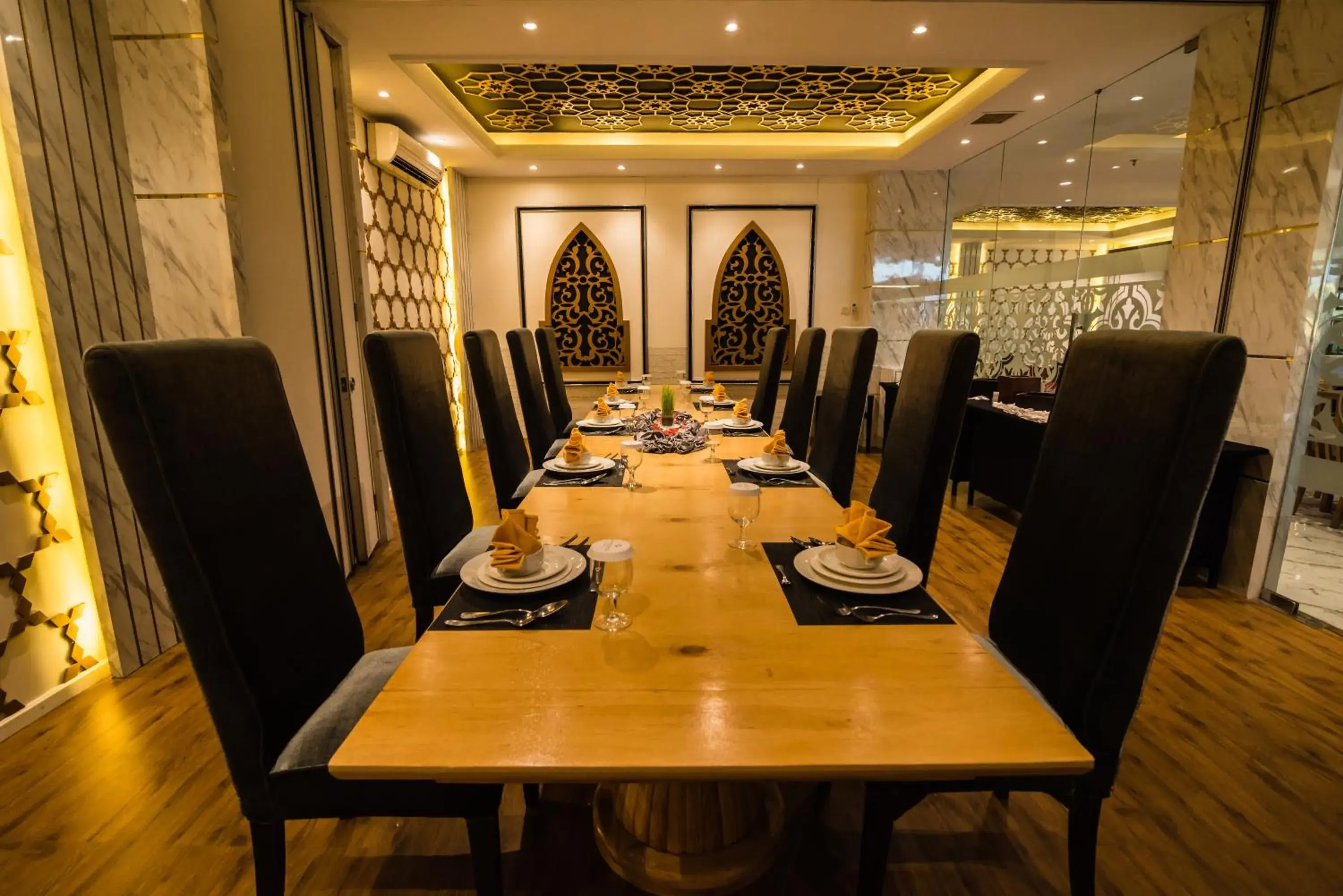 Restaurant/places to eat in Hermes Palace Hotel Banda Aceh Restaurant/places to eat in Hermes Palace Hotel Banda Aceh