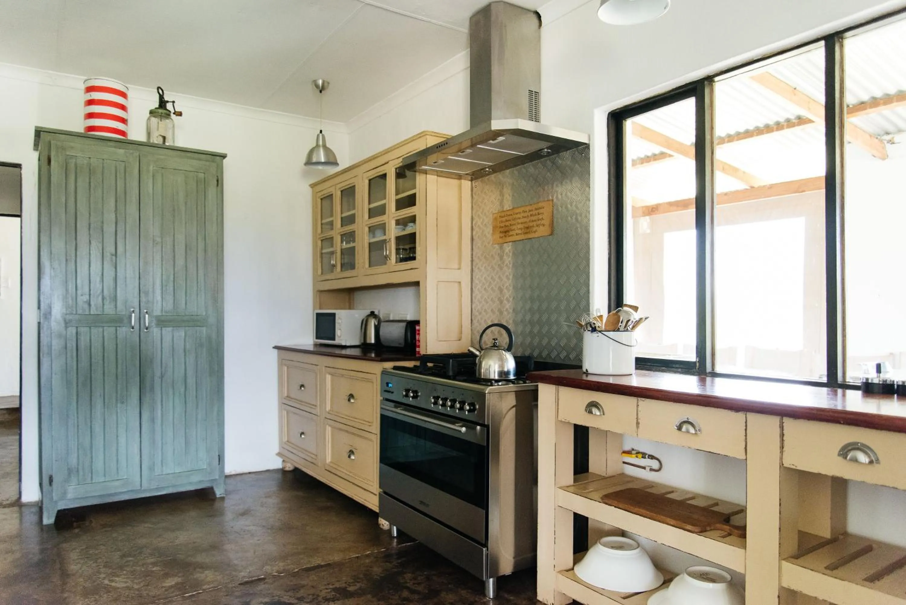 Kitchen or kitchenette in The Cowshed