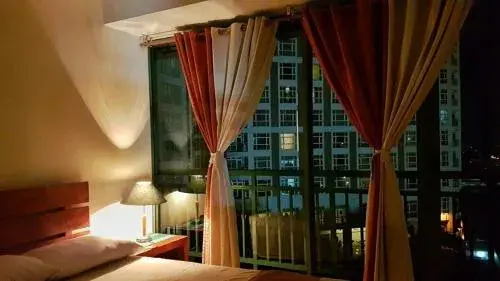 ORTIGAS 2 Br Corner Unit With 2 Queen Across Shangrila ORTIGAS 2 Br Corner Unit With 2 Queen Across Shangrila