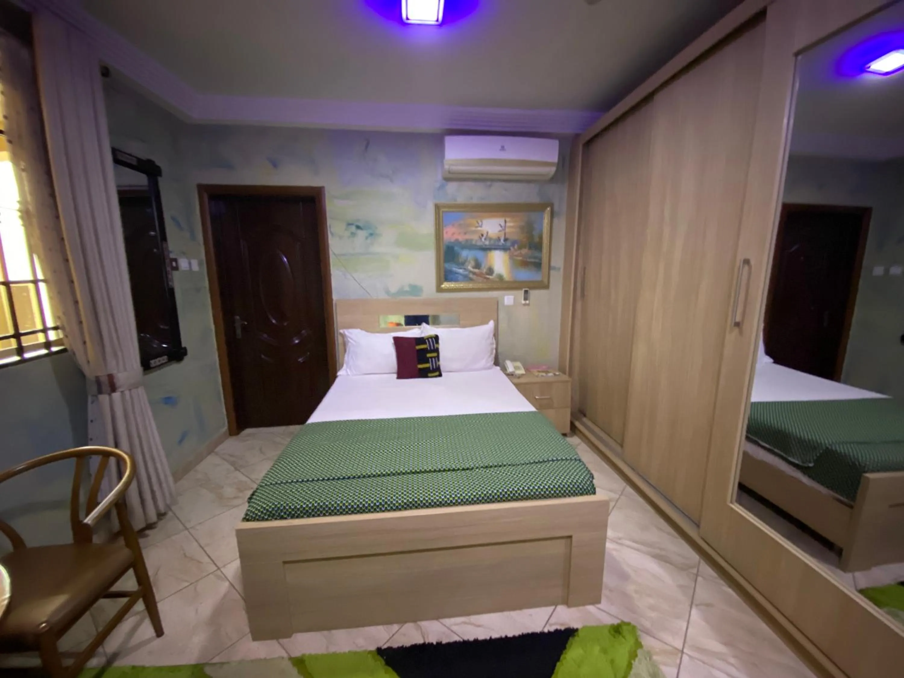 Bed in Bays Lodge, Accra