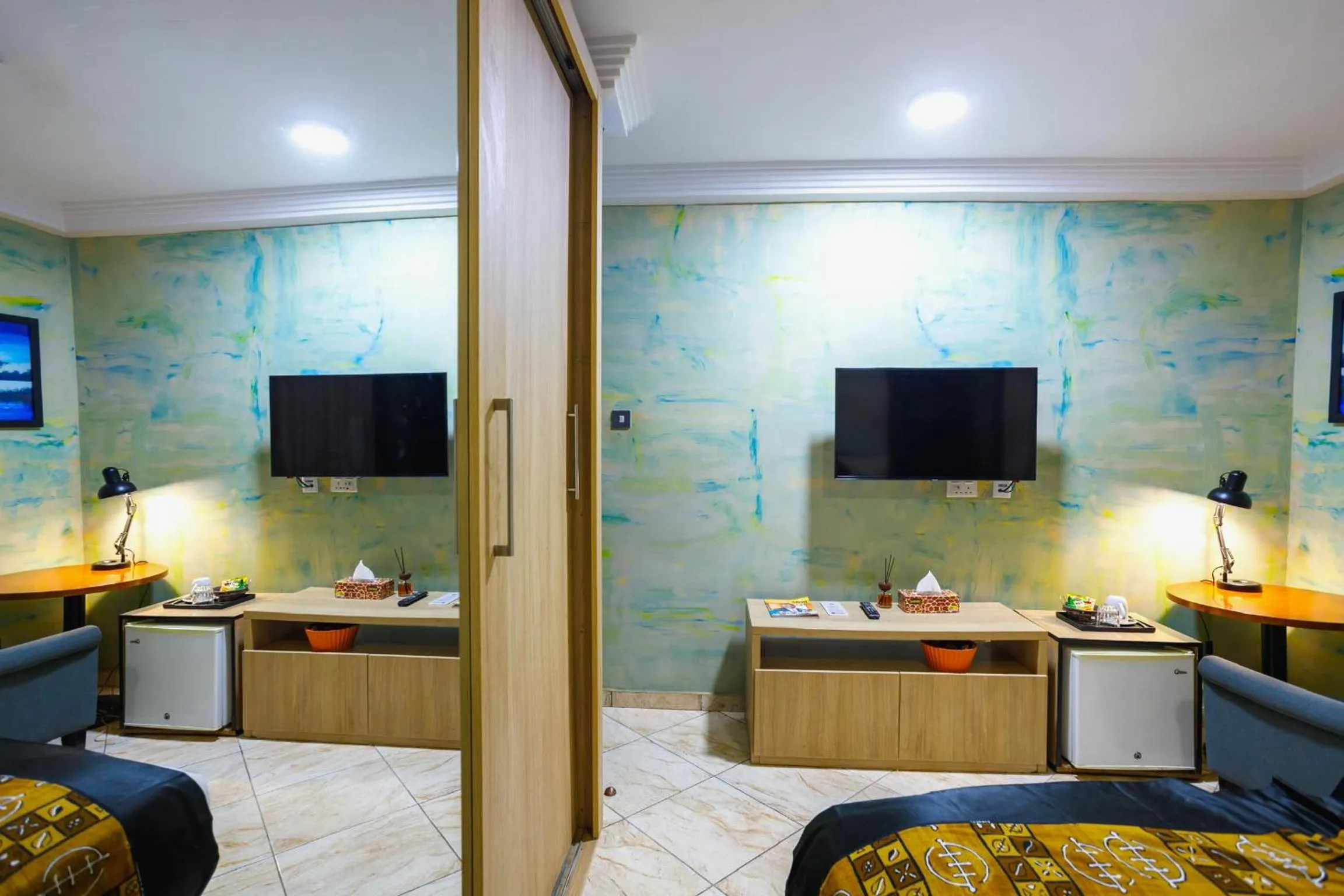 Bed in Bays Lodge, Accra