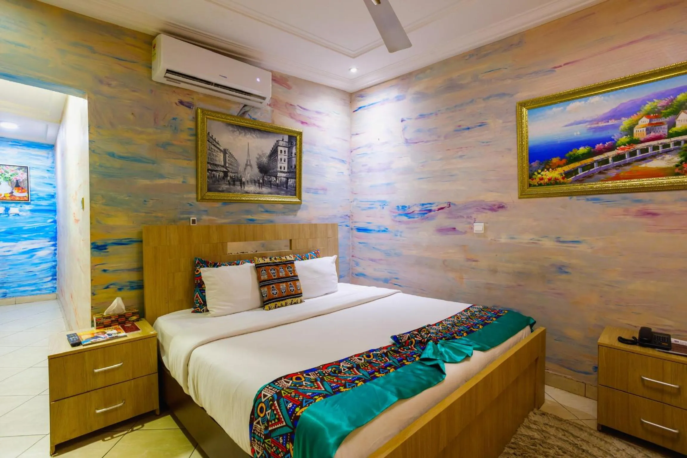 Bed in Bays Lodge, Accra