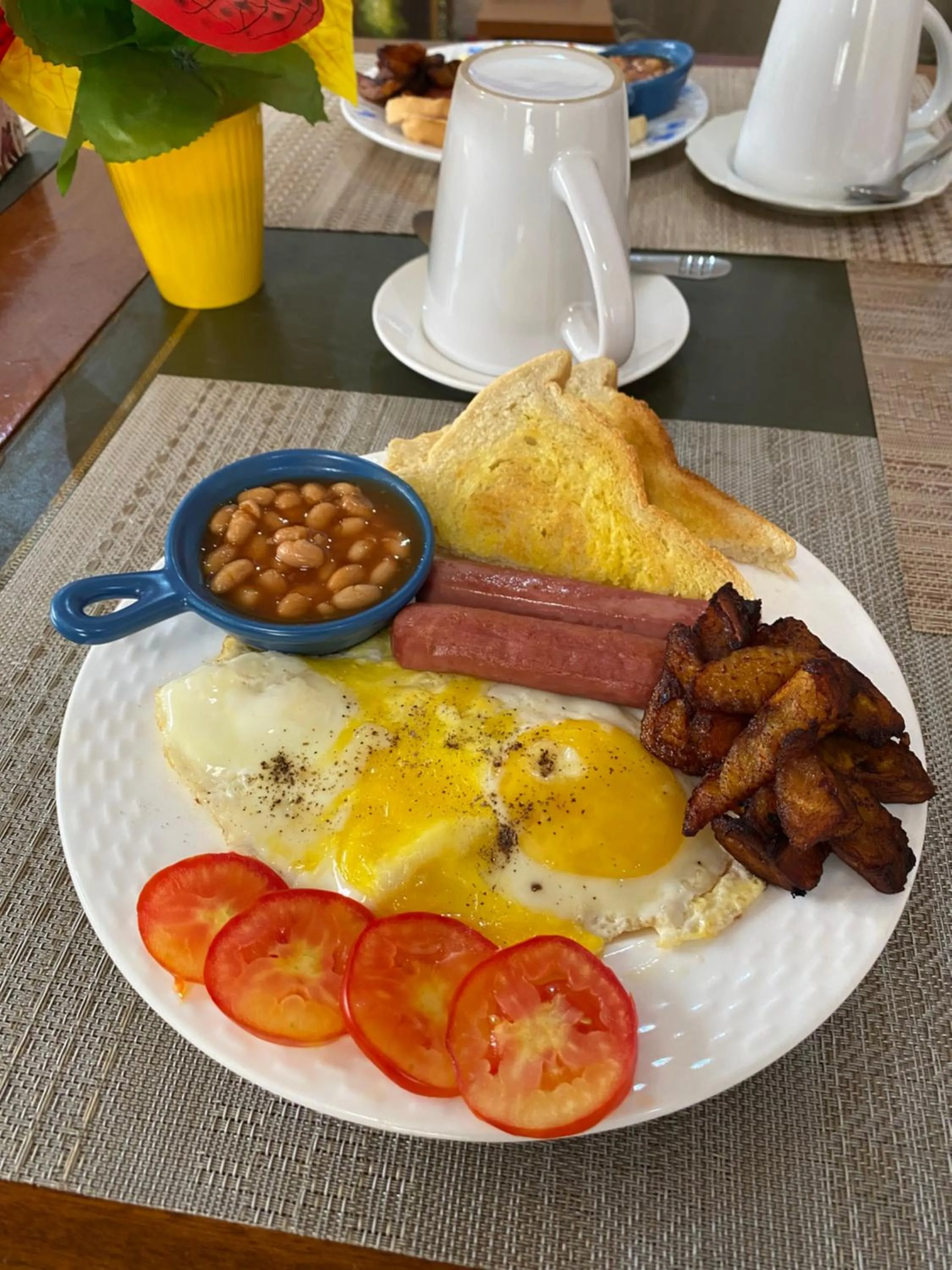 Breakfast in Bays Lodge, Accra