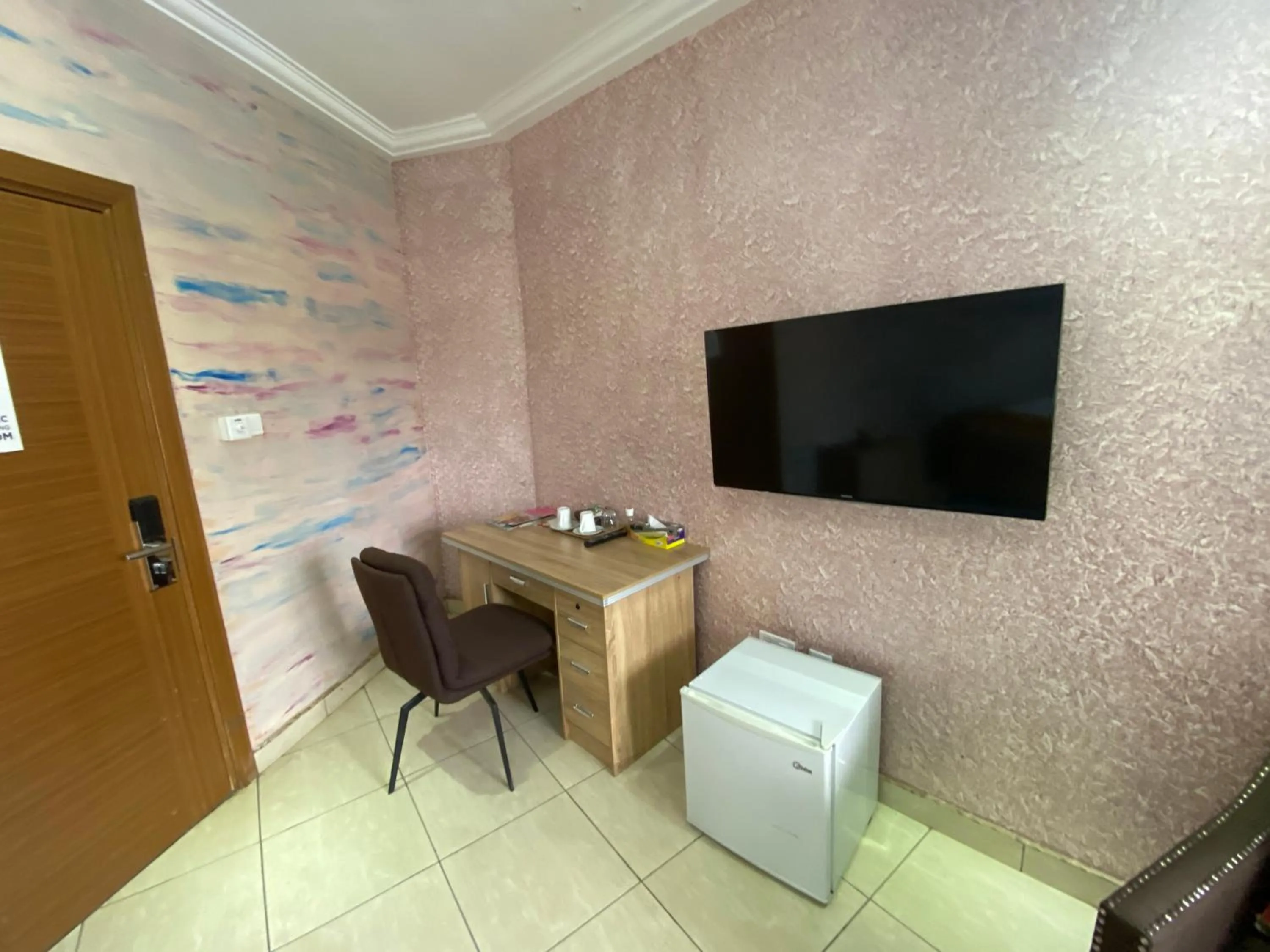 TV and multimedia in Bays Lodge, Accra
