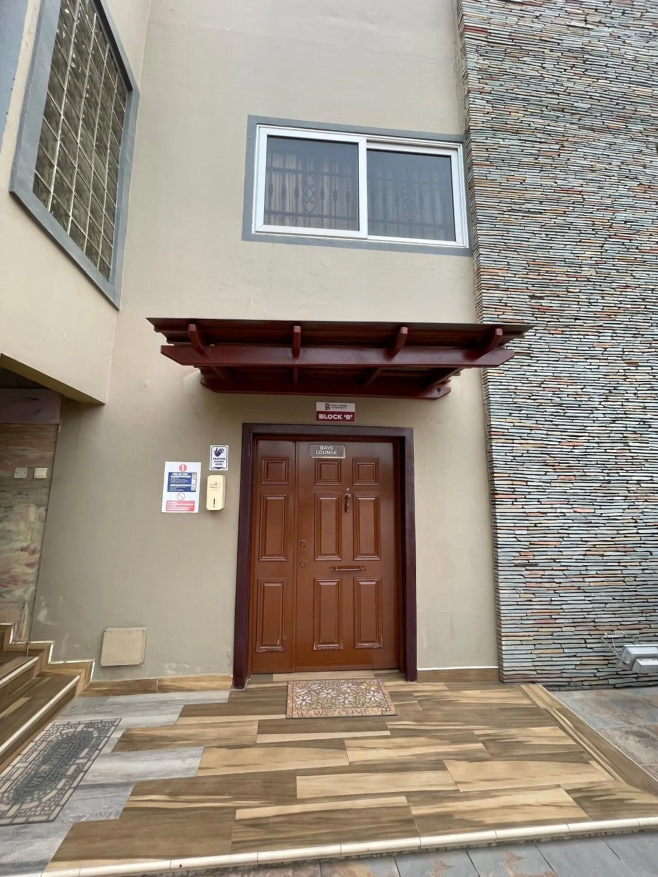 Facade/entrance in Bays Lodge, Accra