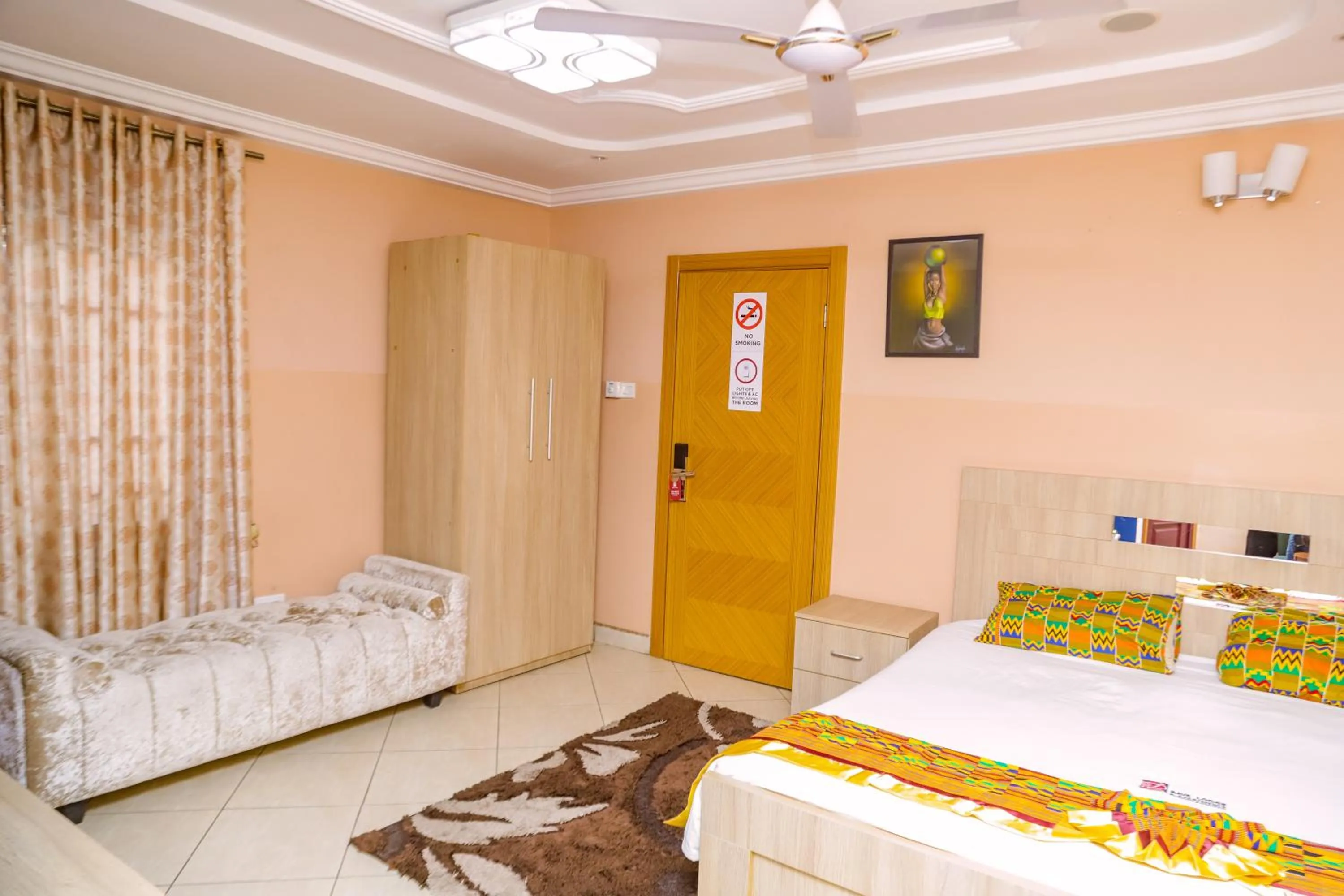Bed in Bays Lodge, Accra