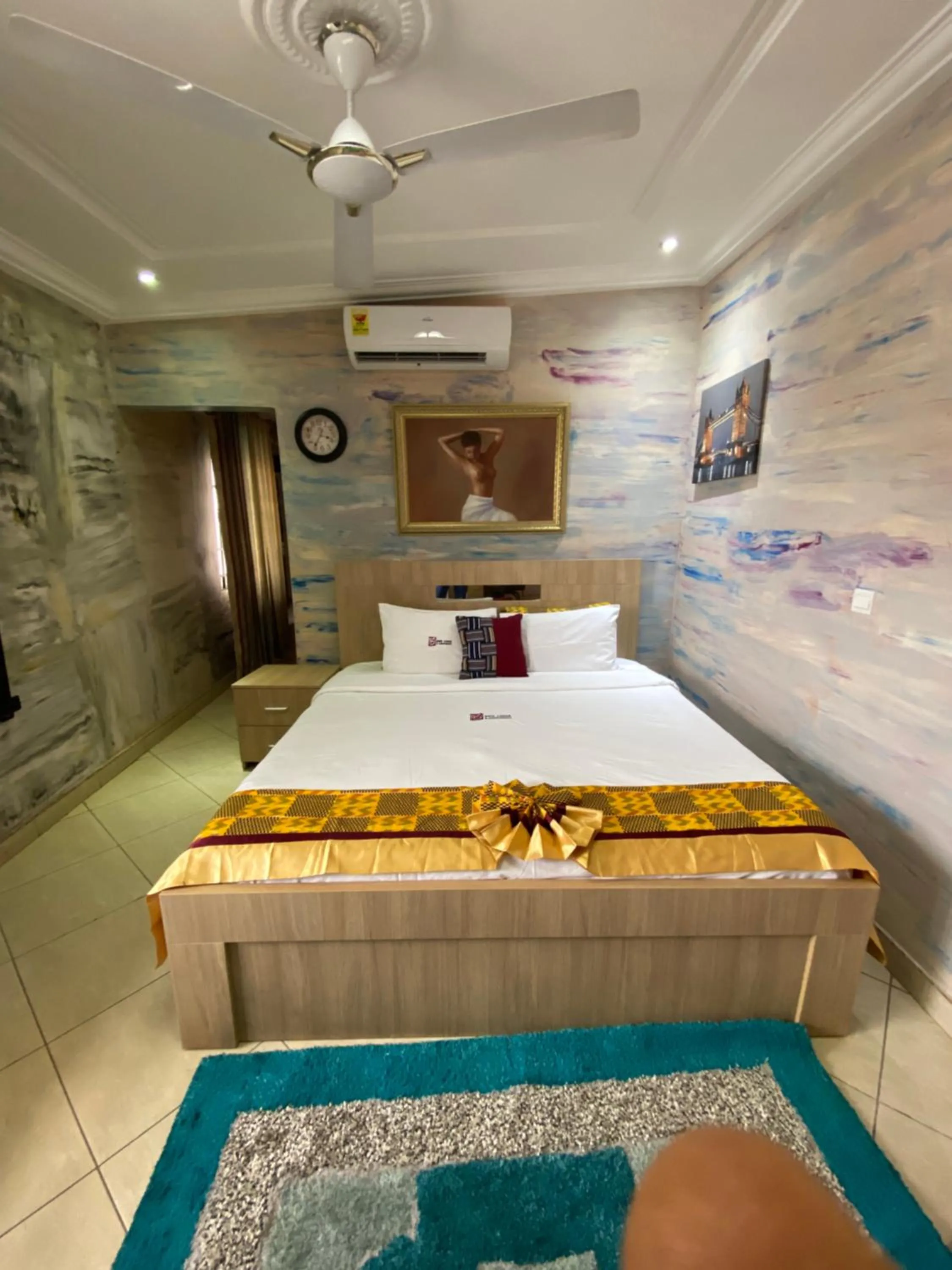 Bed in Bays Lodge, Accra