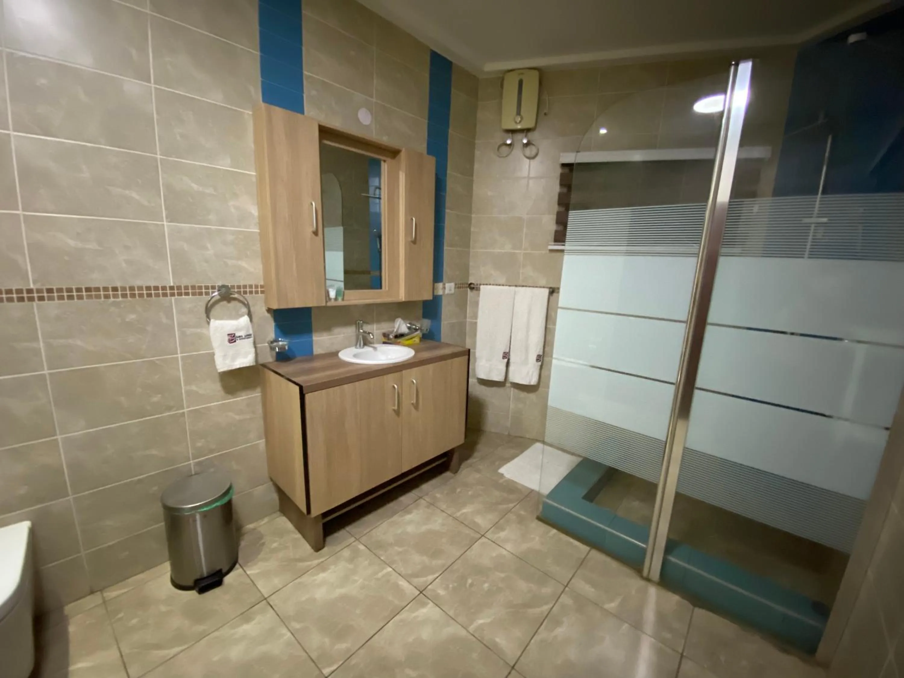 Bathroom in Bays Lodge, Accra