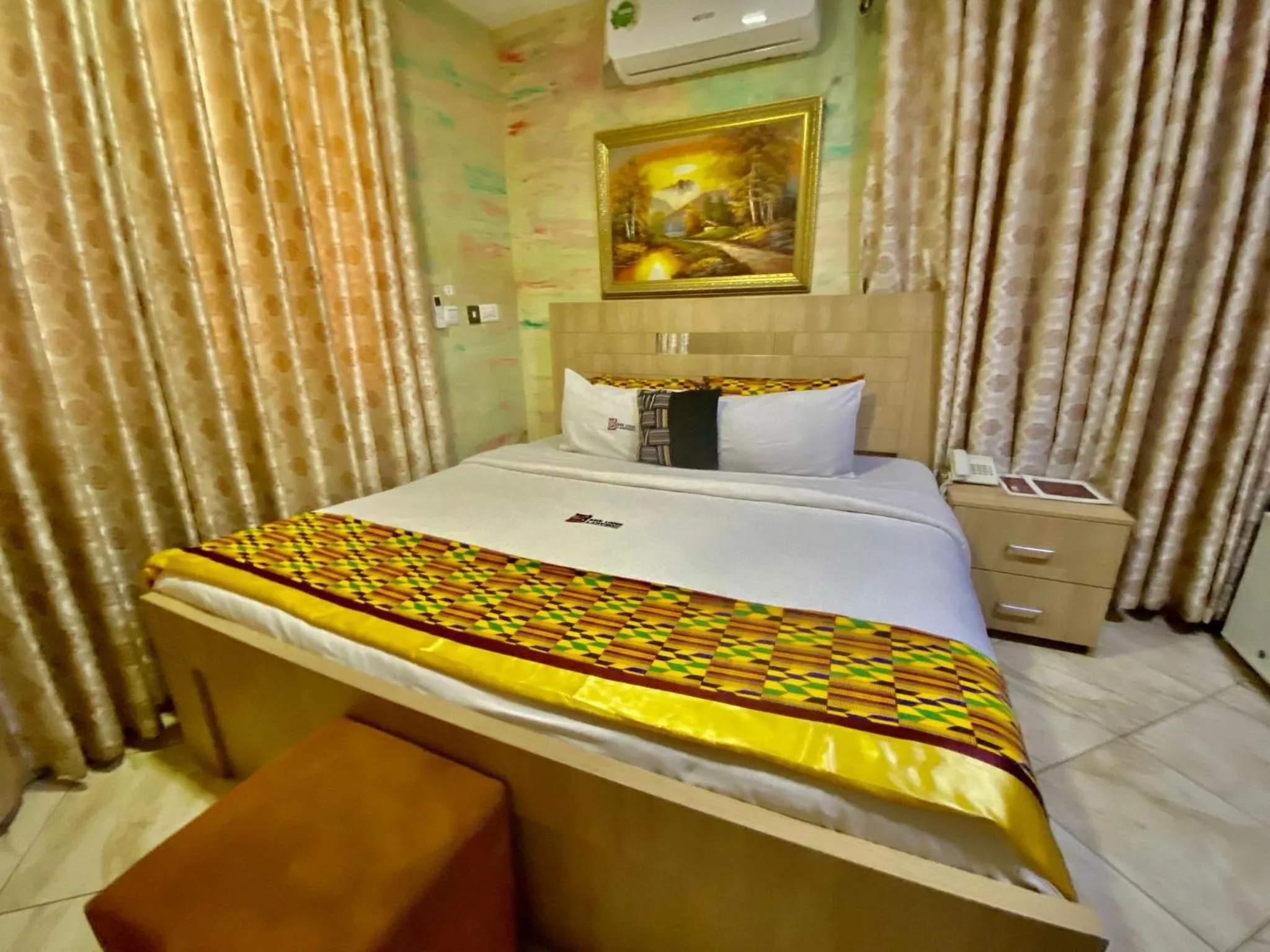 Bed in Bays Lodge, Accra