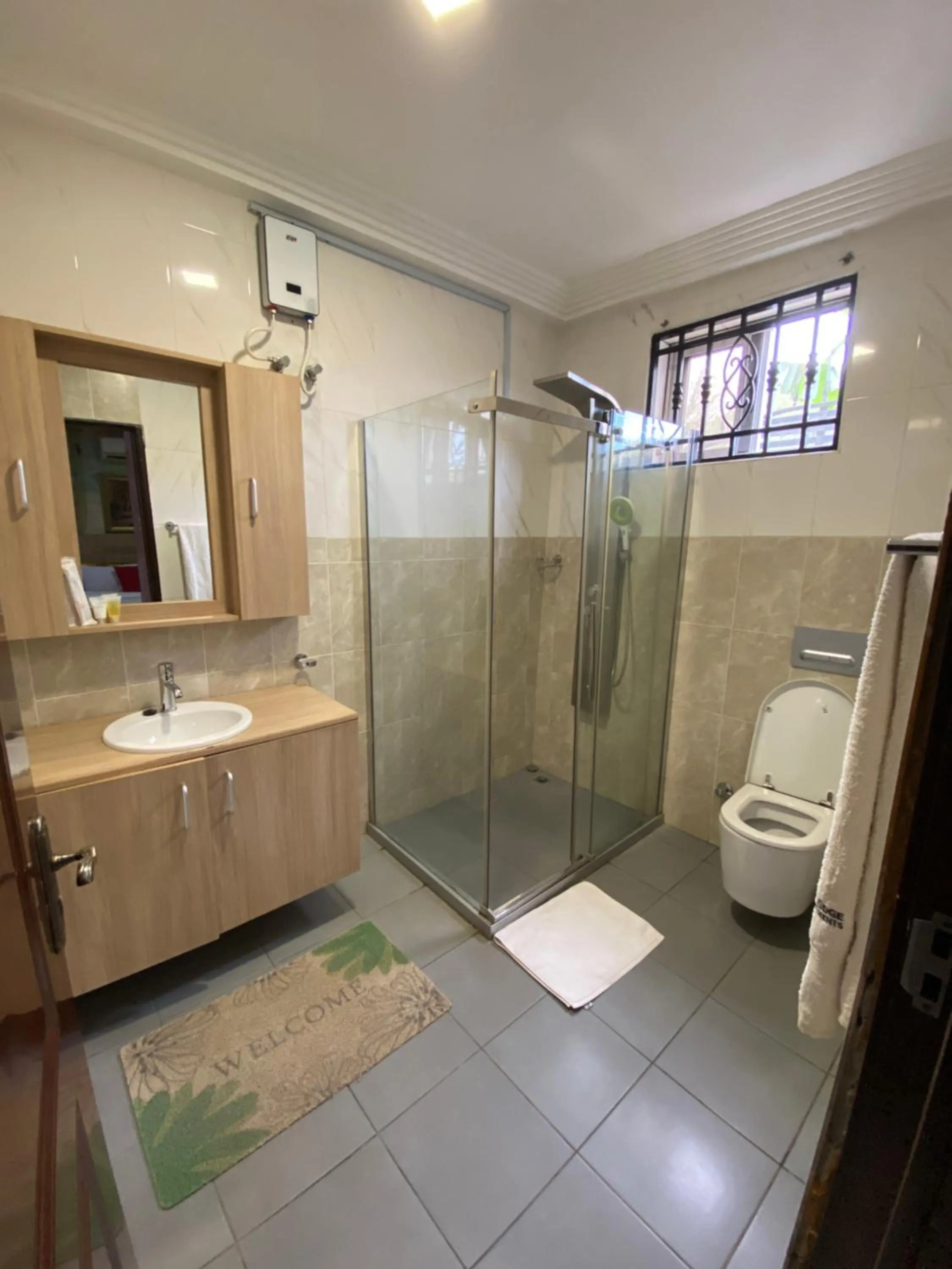 Bathroom in Bays Lodge, Accra