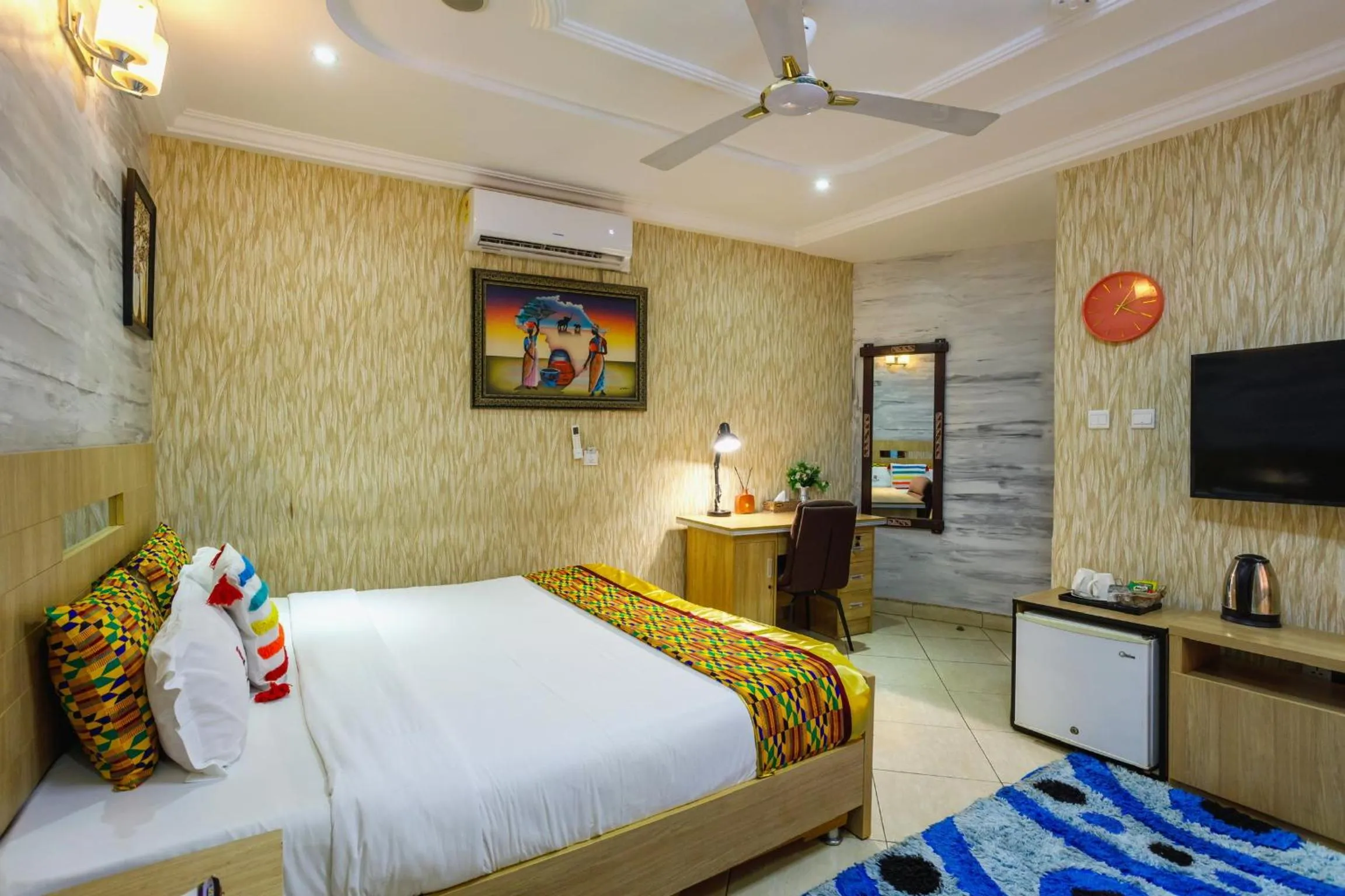 Bed in Bays Lodge, Accra