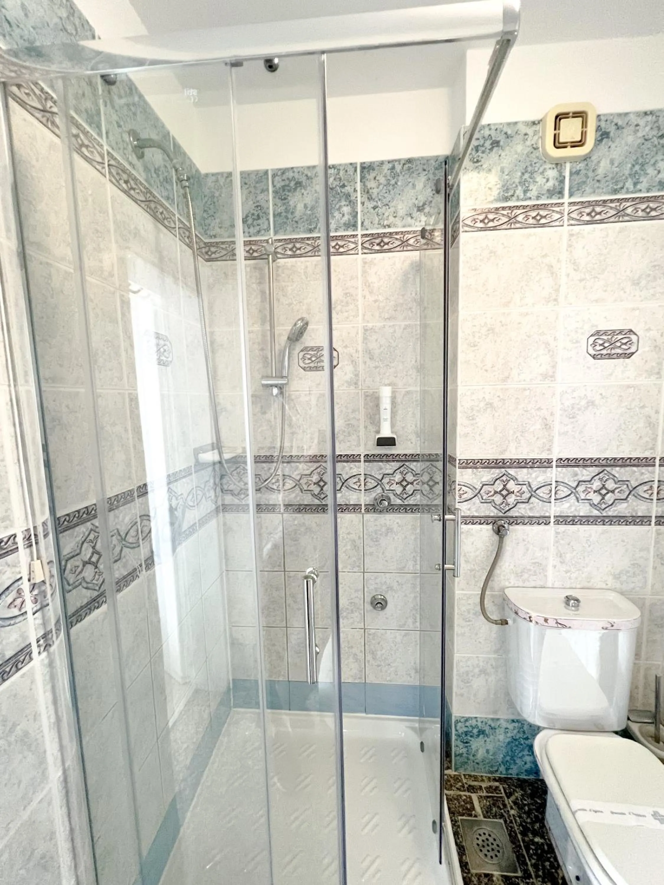 Shower in Villa Nico
