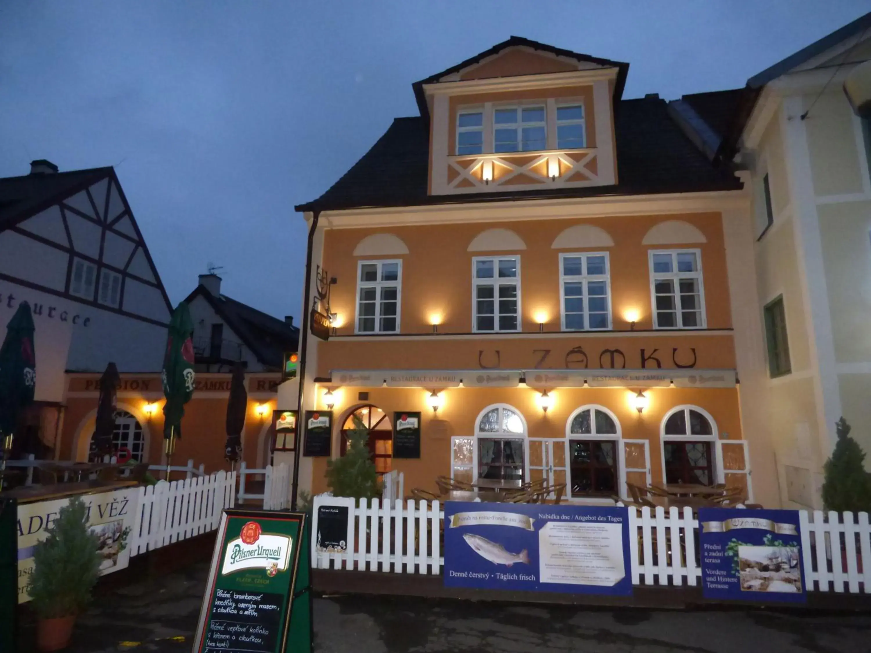 Penzion - Restaurant U Zámku Penzion - Restaurant U Zámku