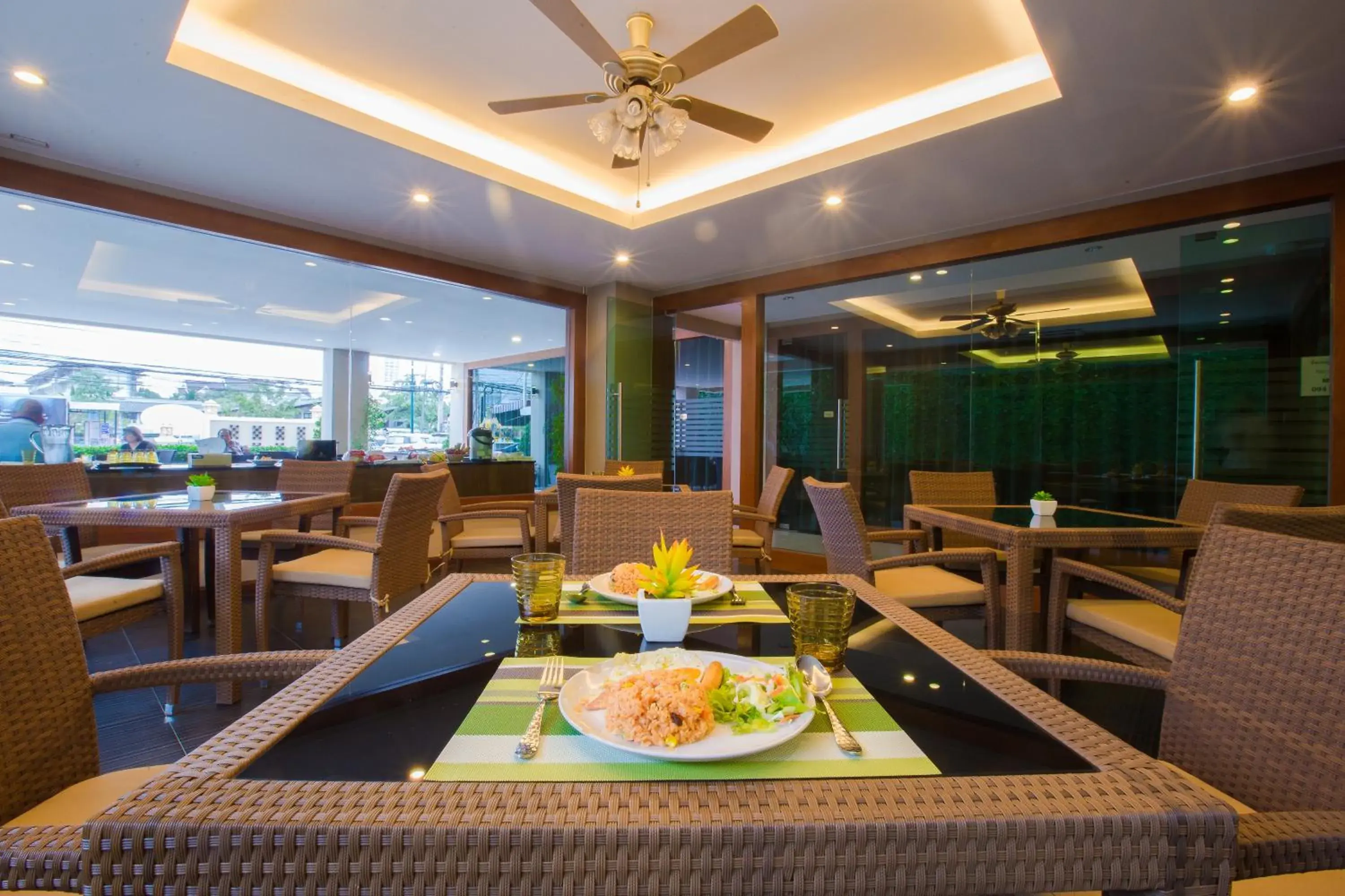 Restaurant/places to eat in Romantic Khon Kaen Hotel Restaurant/places to eat in Romantic Khon Kaen Hotel