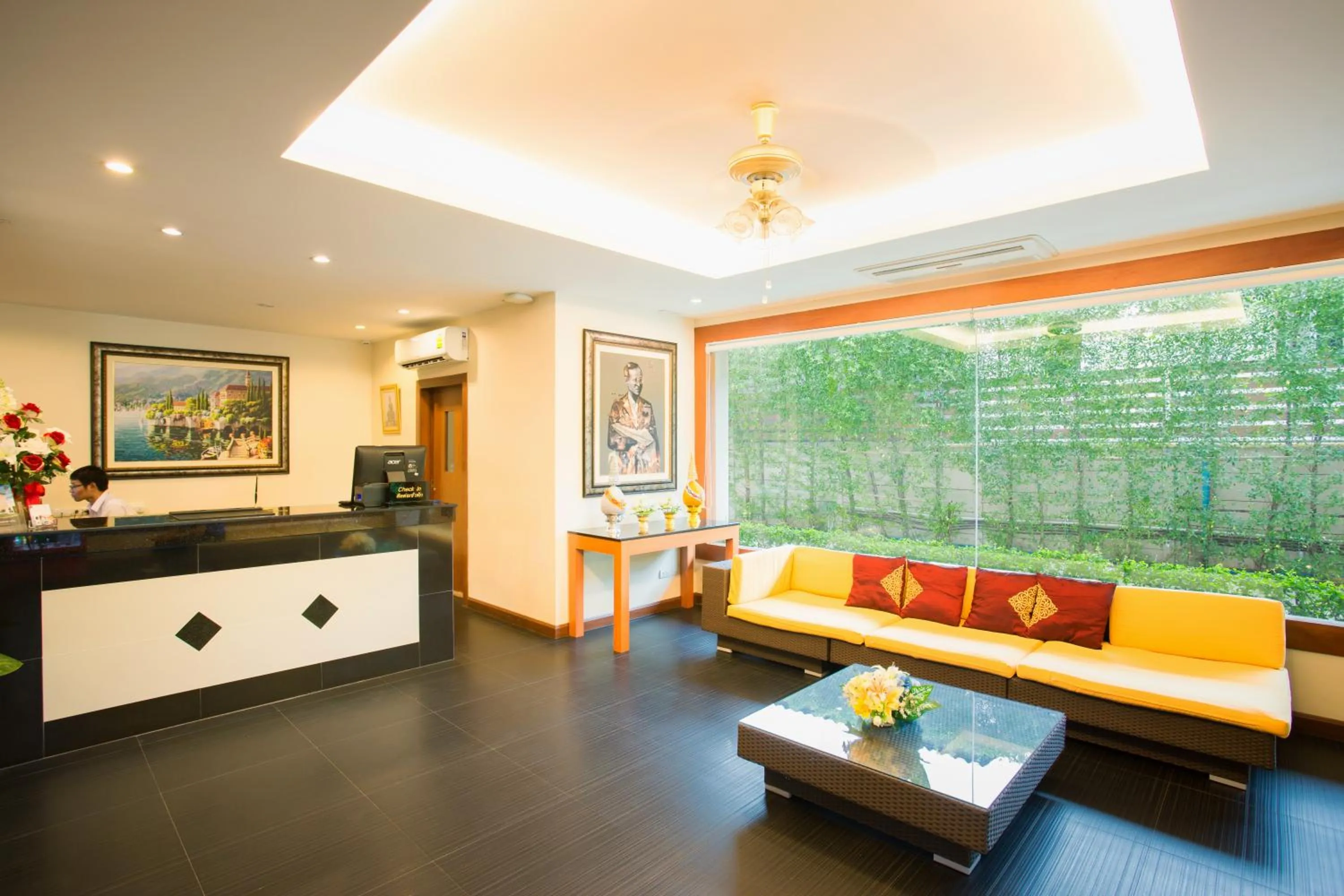 Romantic Khon Kaen Hotel