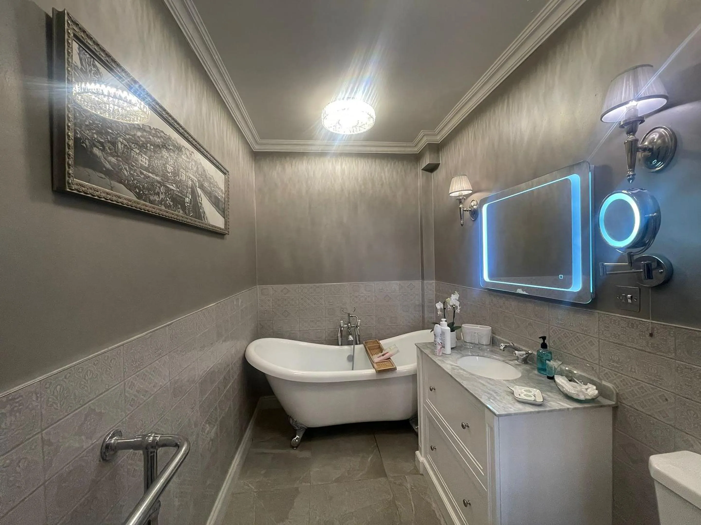 Bathroom in Heritage View Guest House