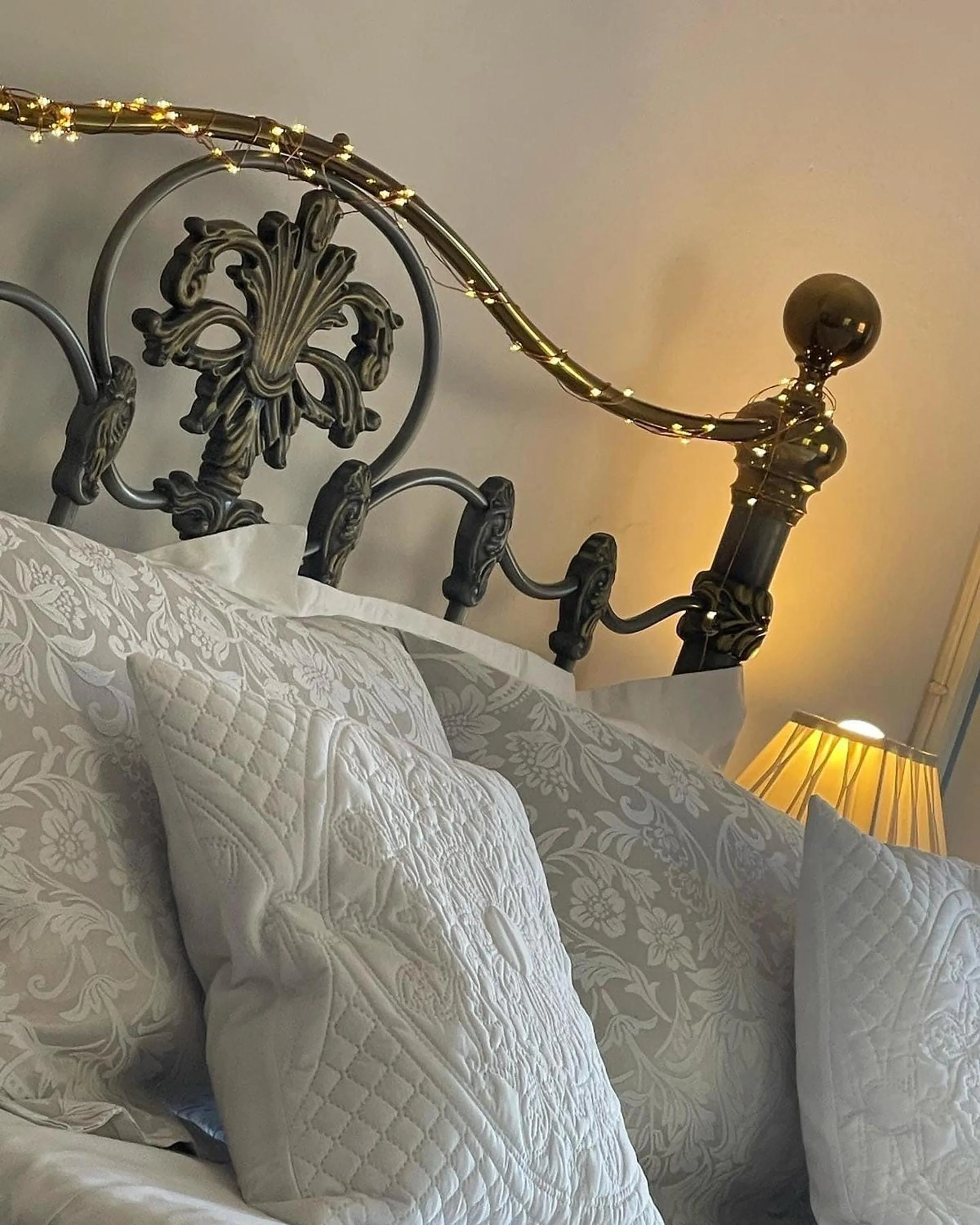 Bedroom, Bed in Heritage View Guest House